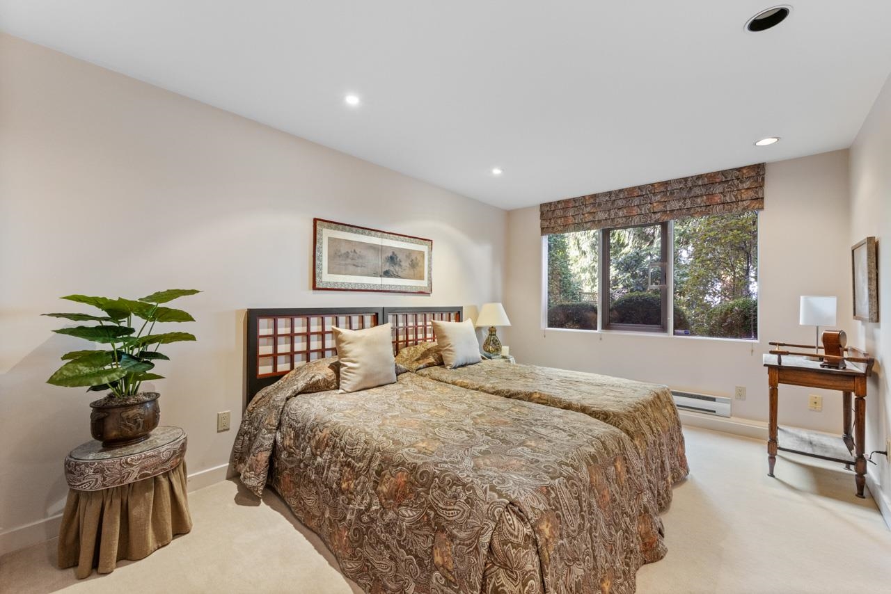 Listing image of 663 BLUERIDGE AVENUE
