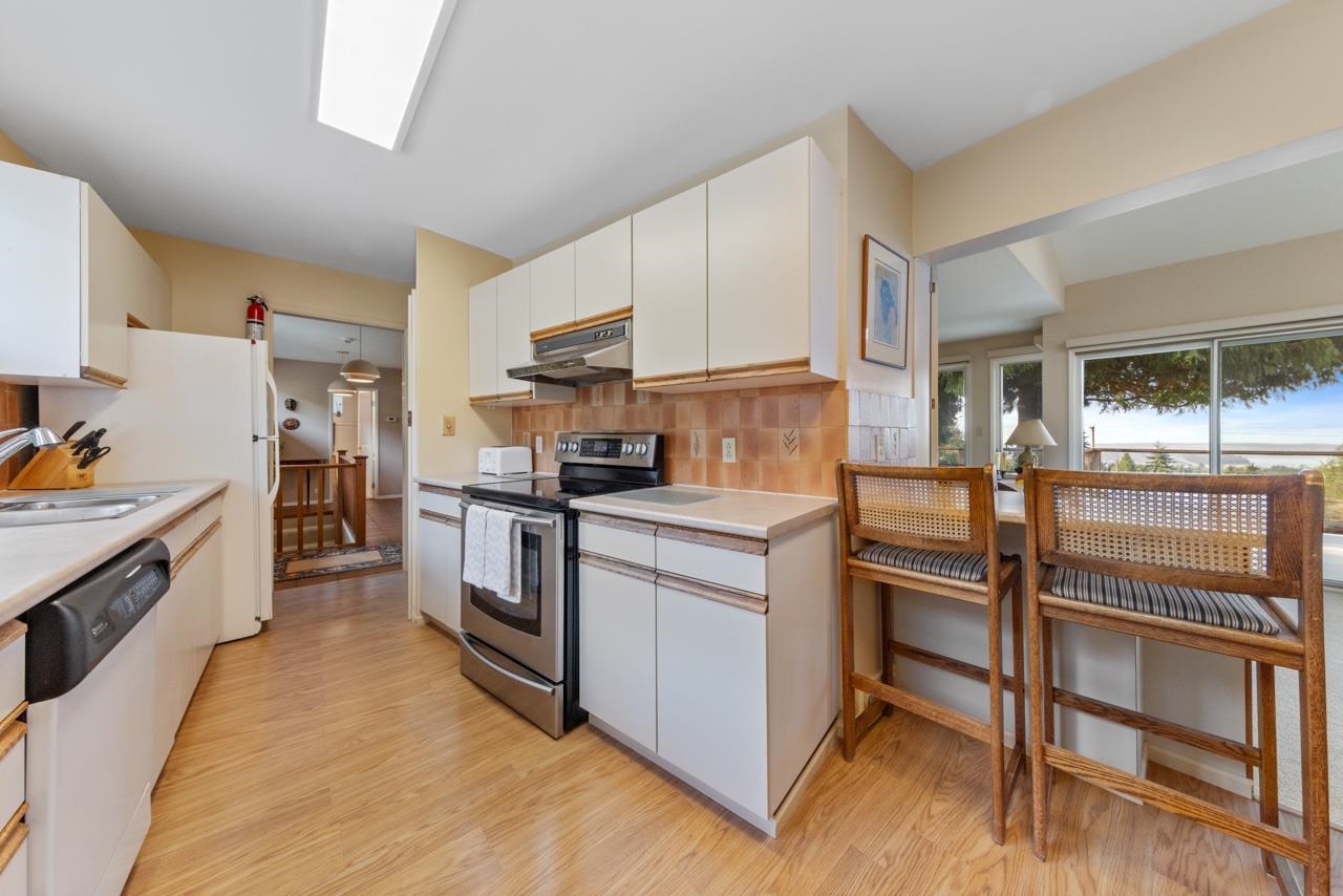 Listing image of 663 BLUERIDGE AVENUE
