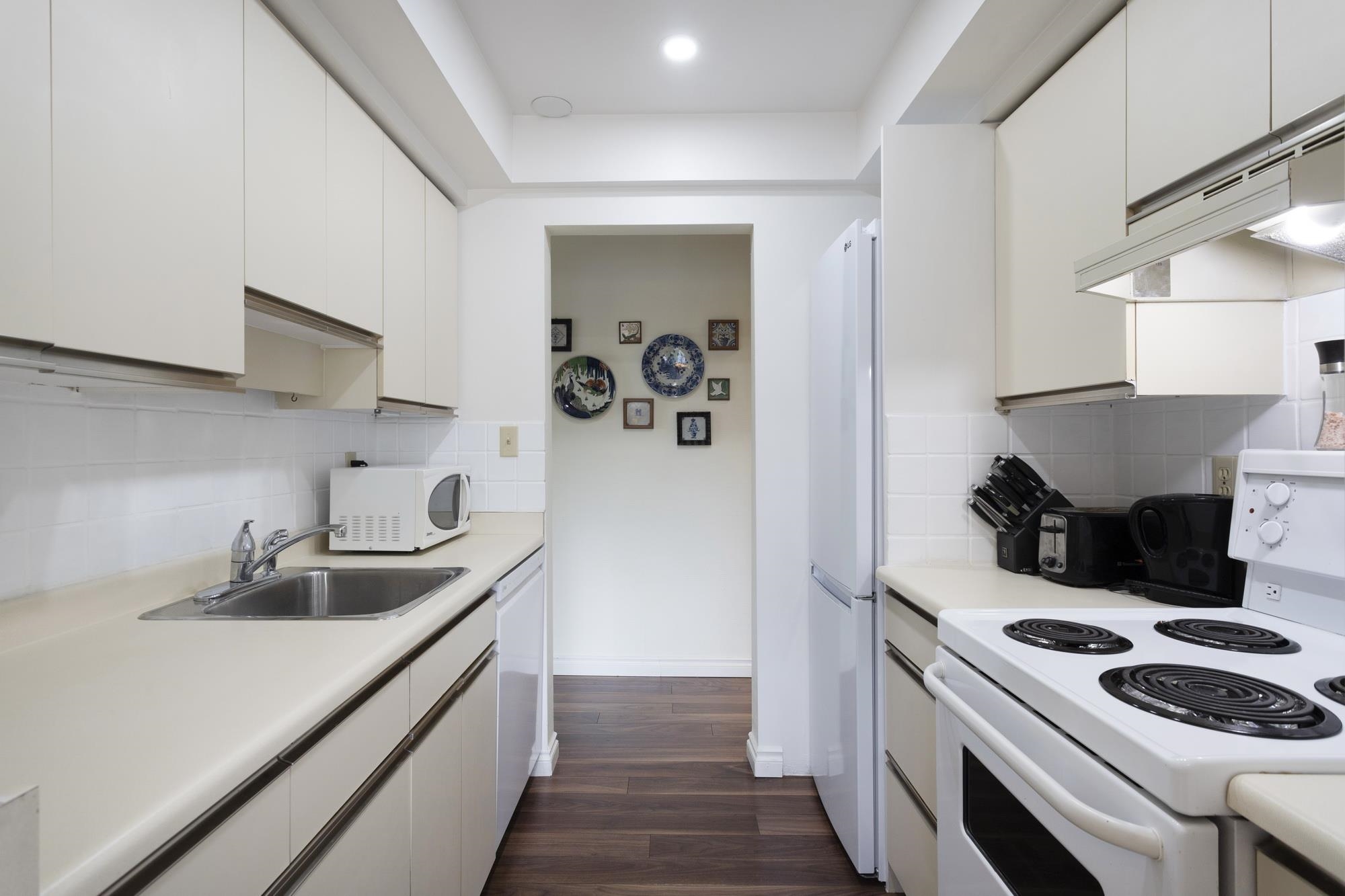 Listing image of 321 123 E 19TH STREET