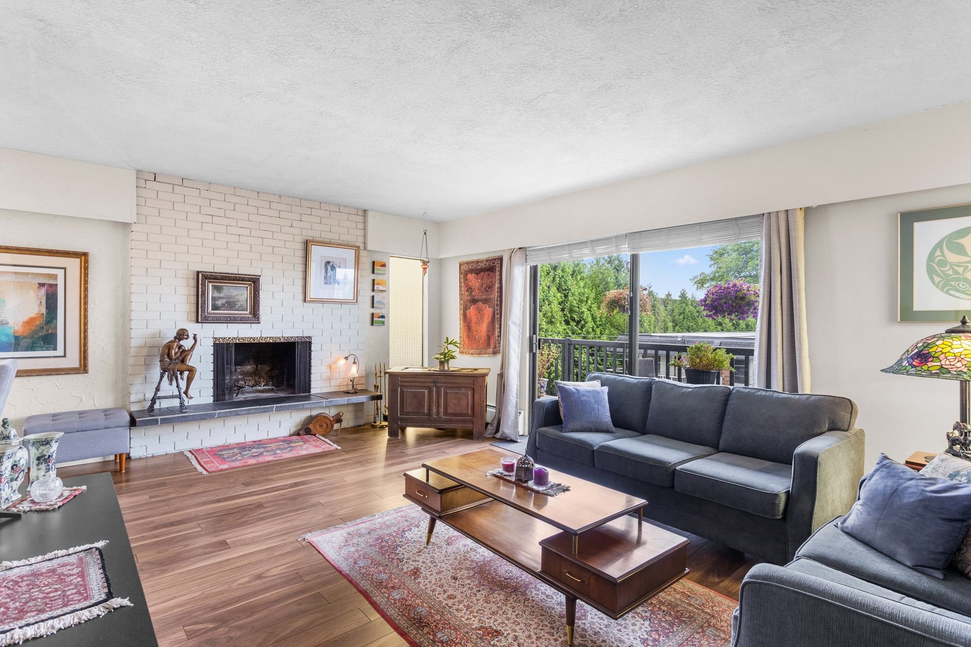 Listing image of 321 123 E 19TH STREET