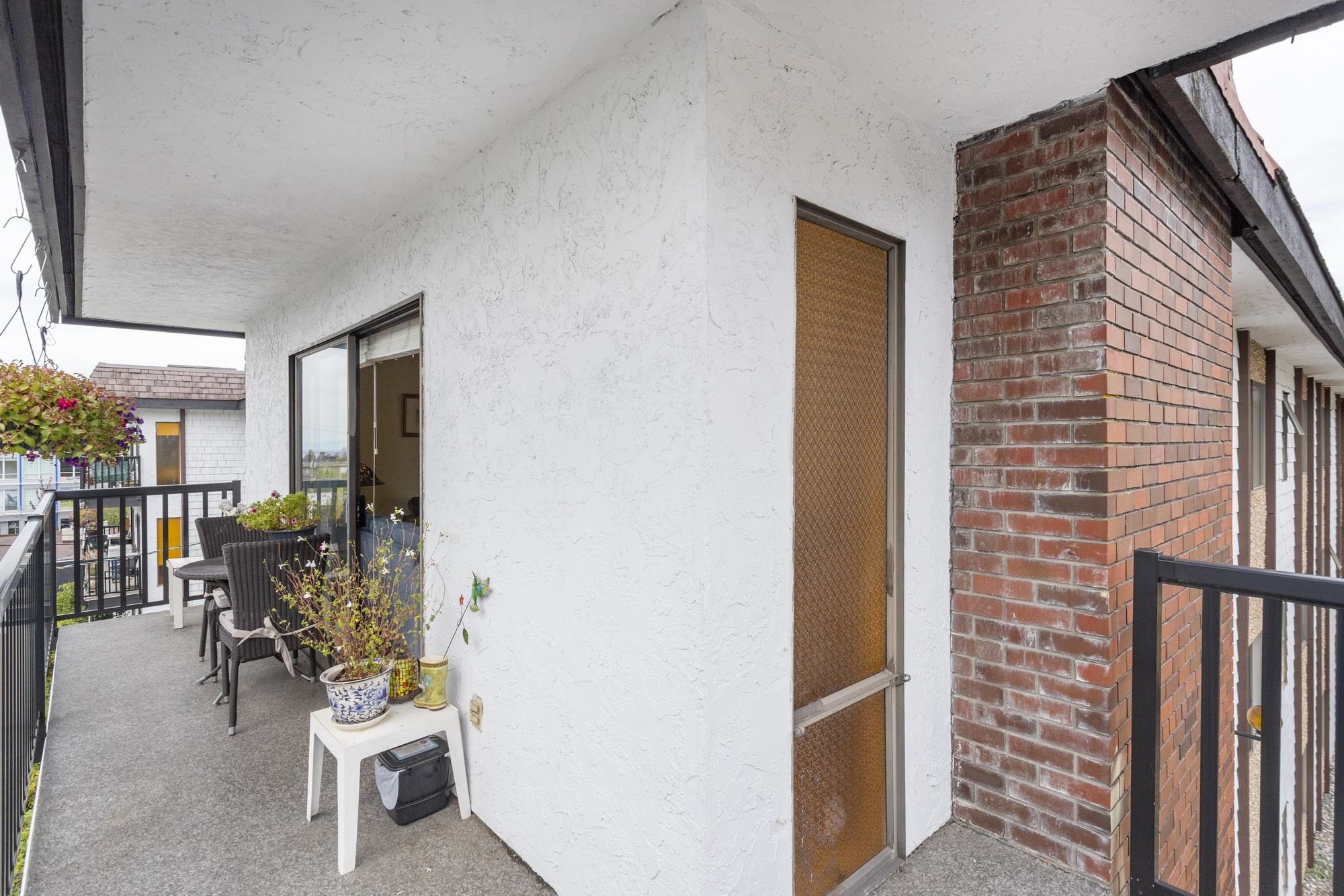 Listing image of 321 123 E 19TH STREET