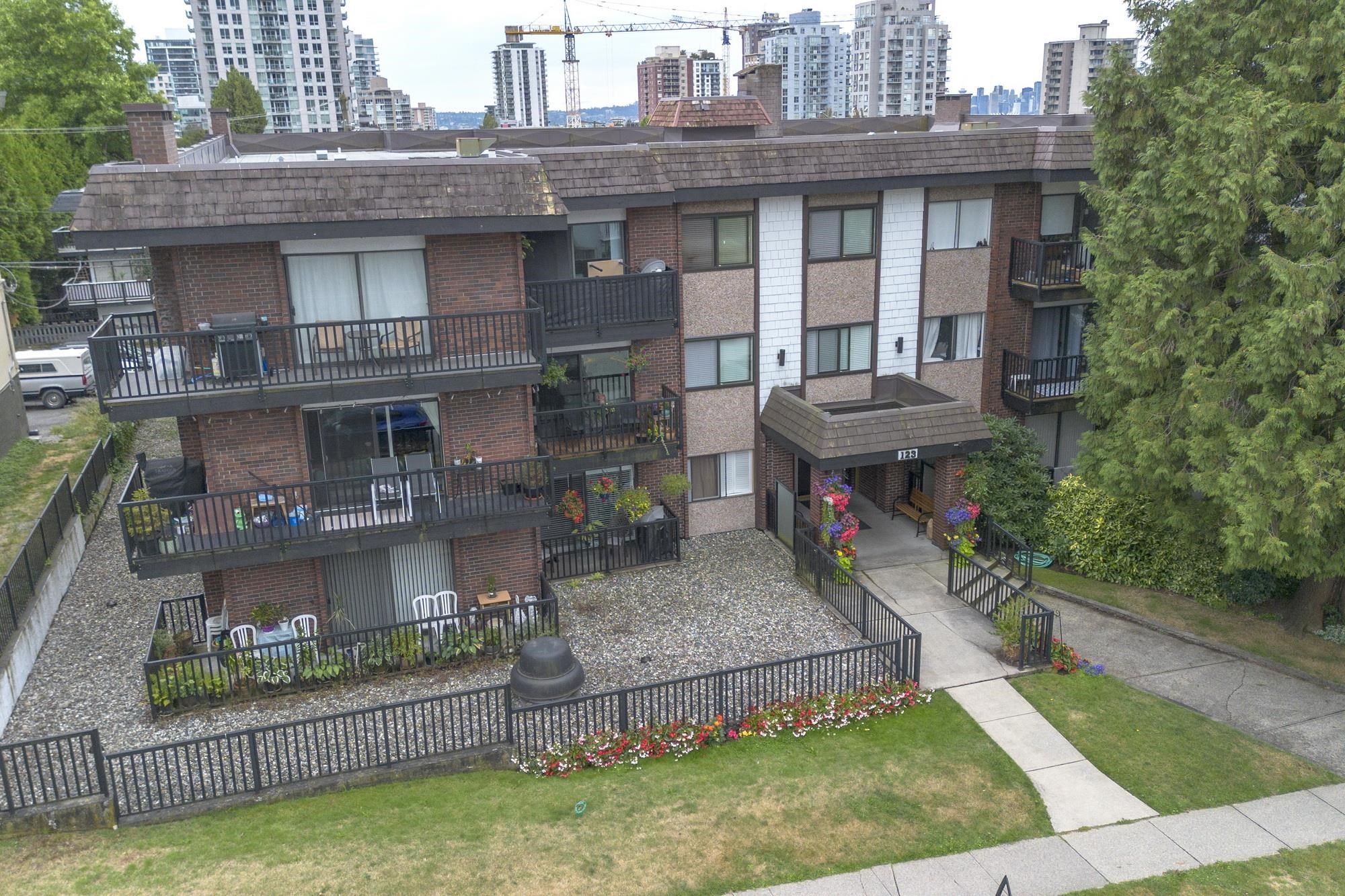 Listing image of 321 123 E 19TH STREET