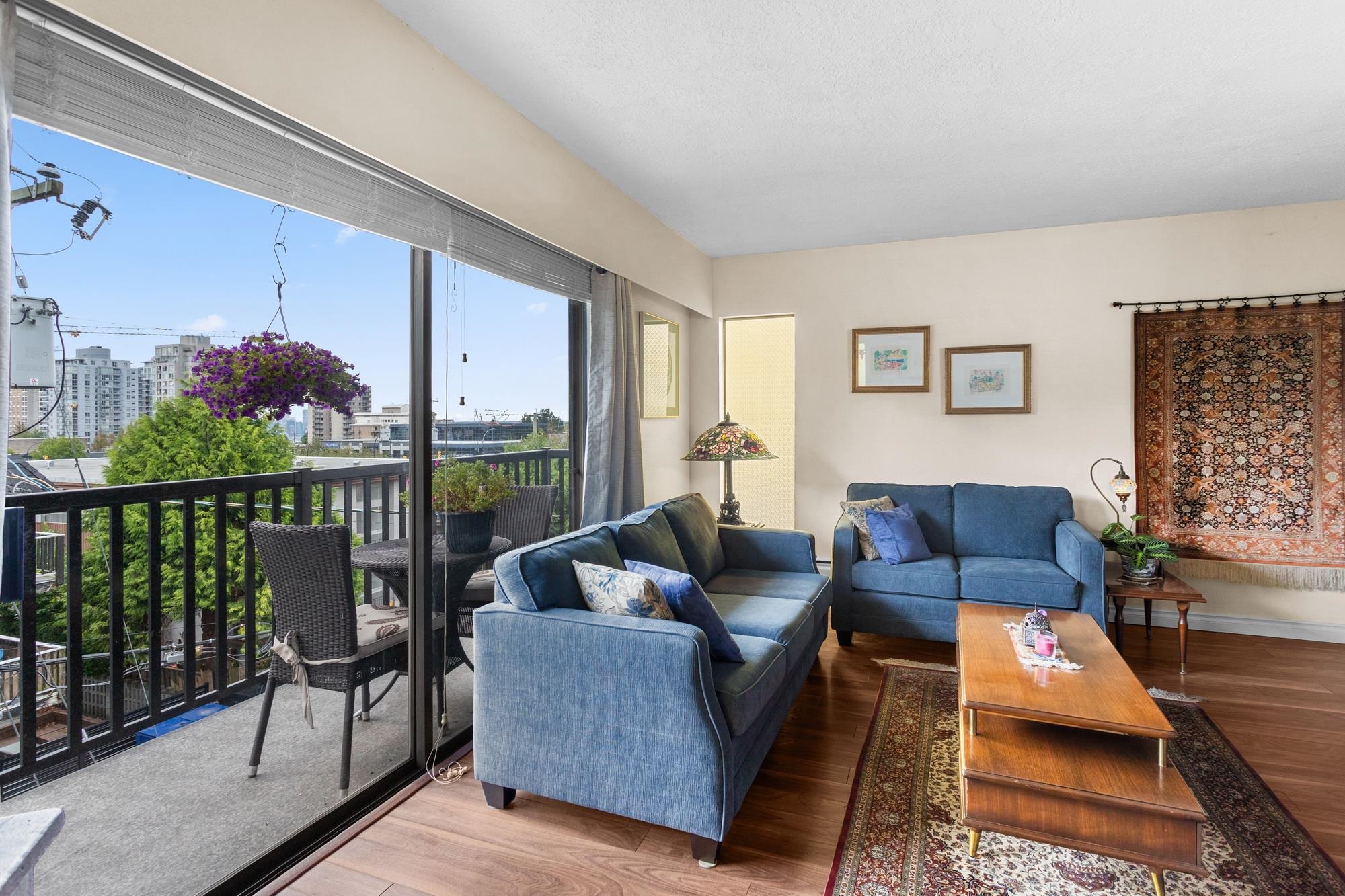 Listing image of 321 123 E 19TH STREET