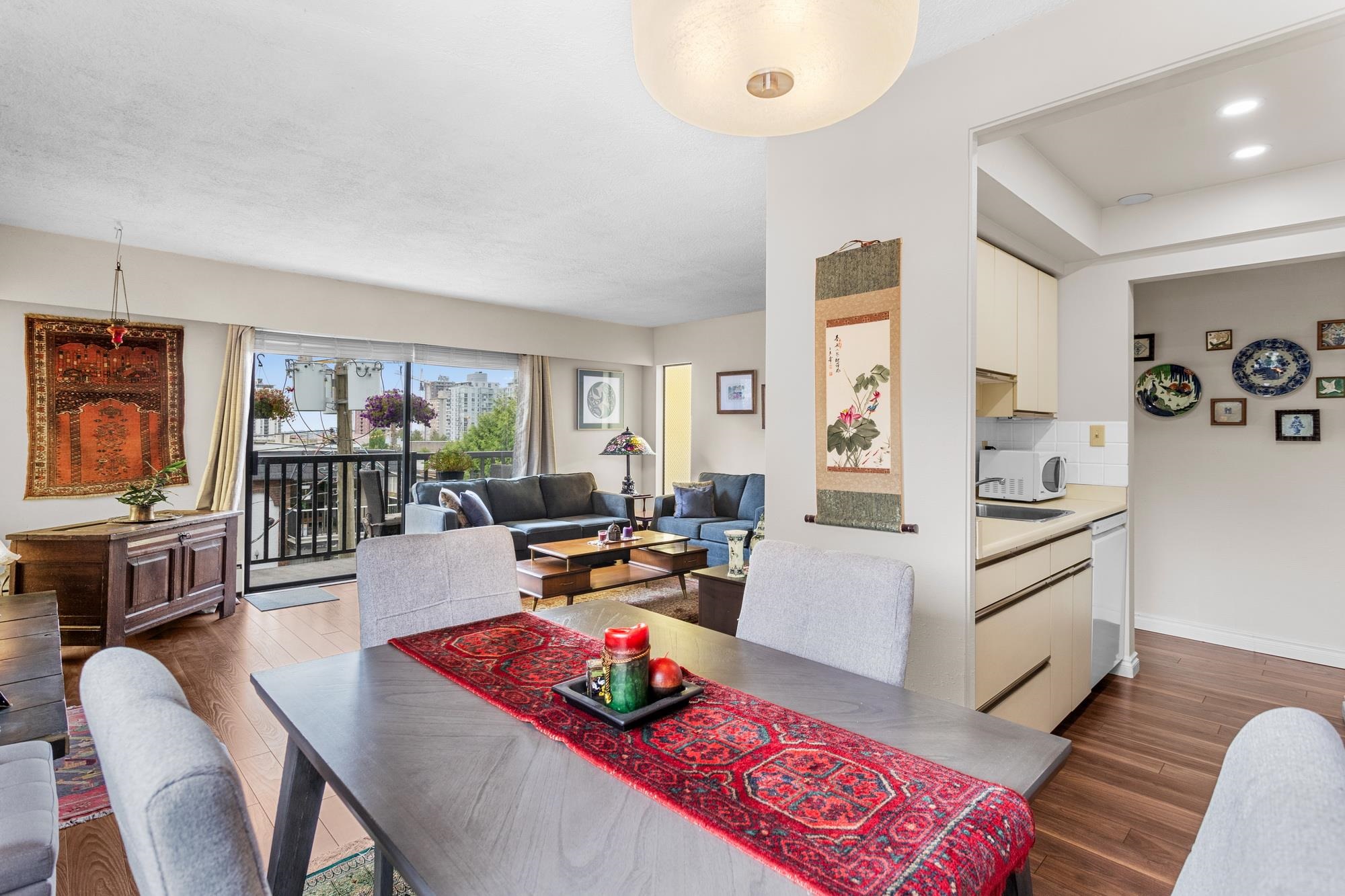 Listing image of 321 123 E 19TH STREET