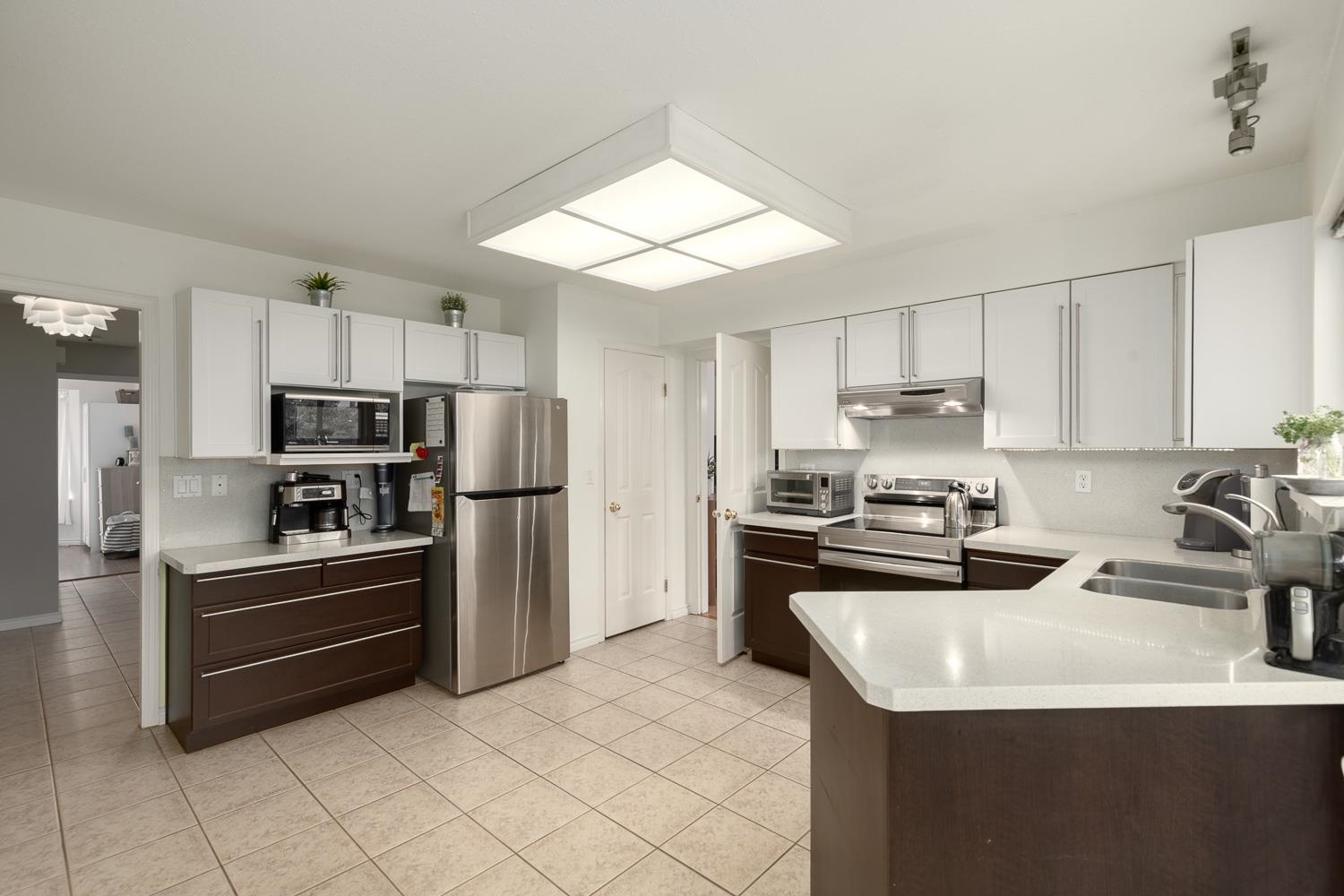 Listing image of 348 E 17 STREET