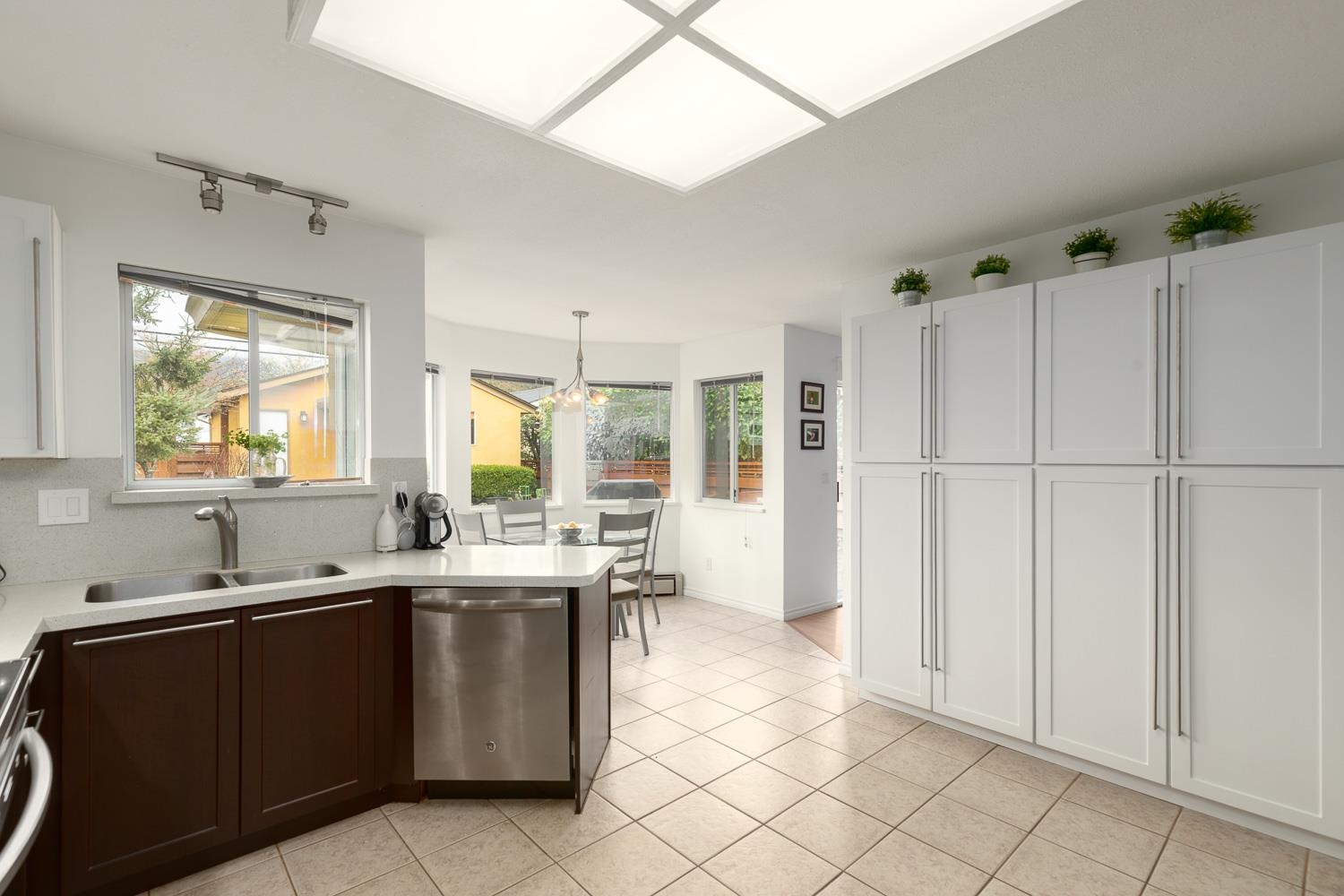 Listing image of 348 E 17 STREET