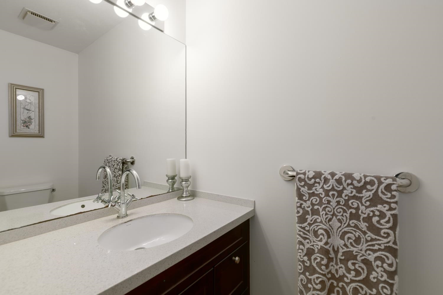 Listing image of 348 E 17 STREET