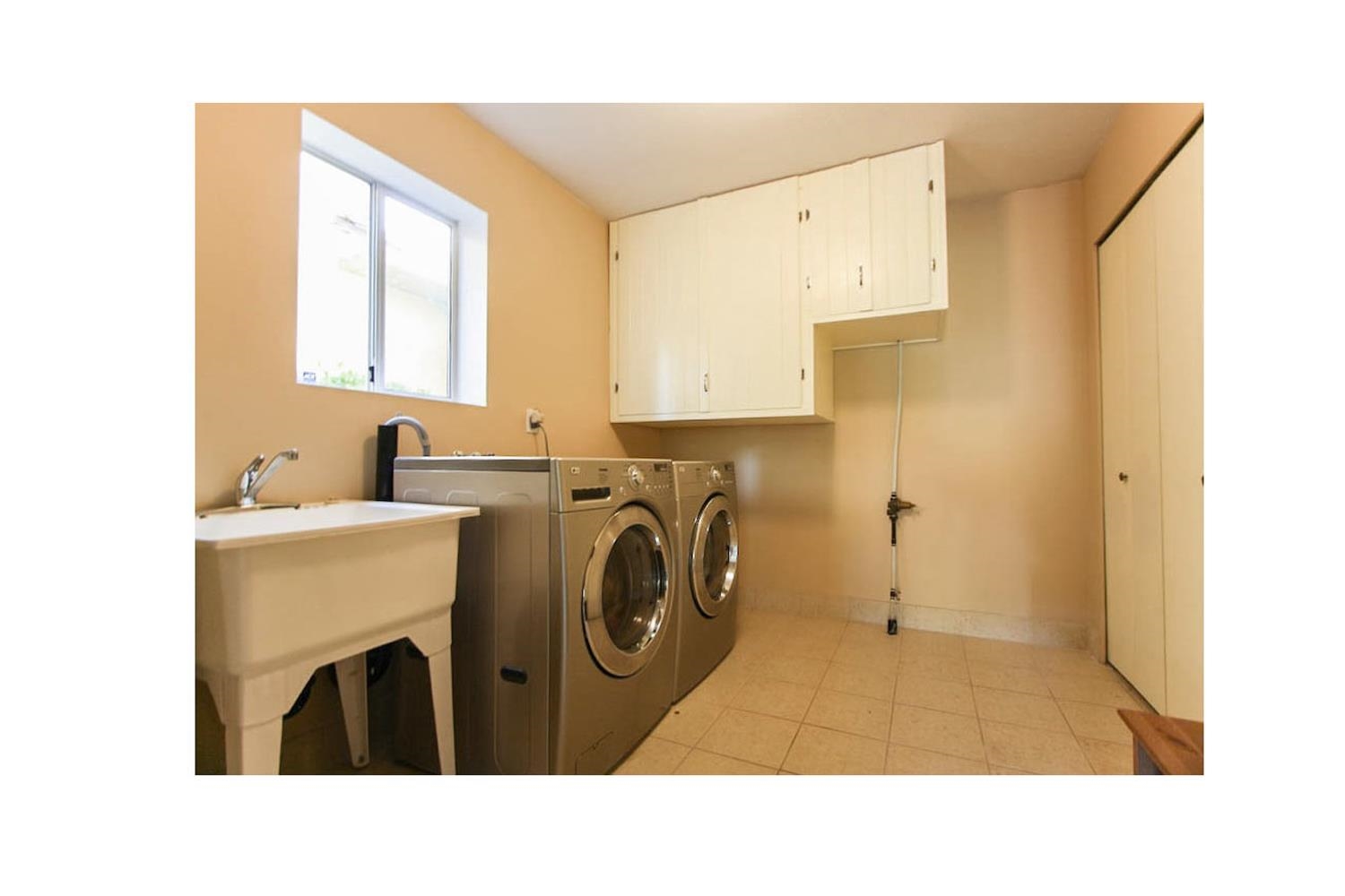 Listing image of 348 E 17 STREET