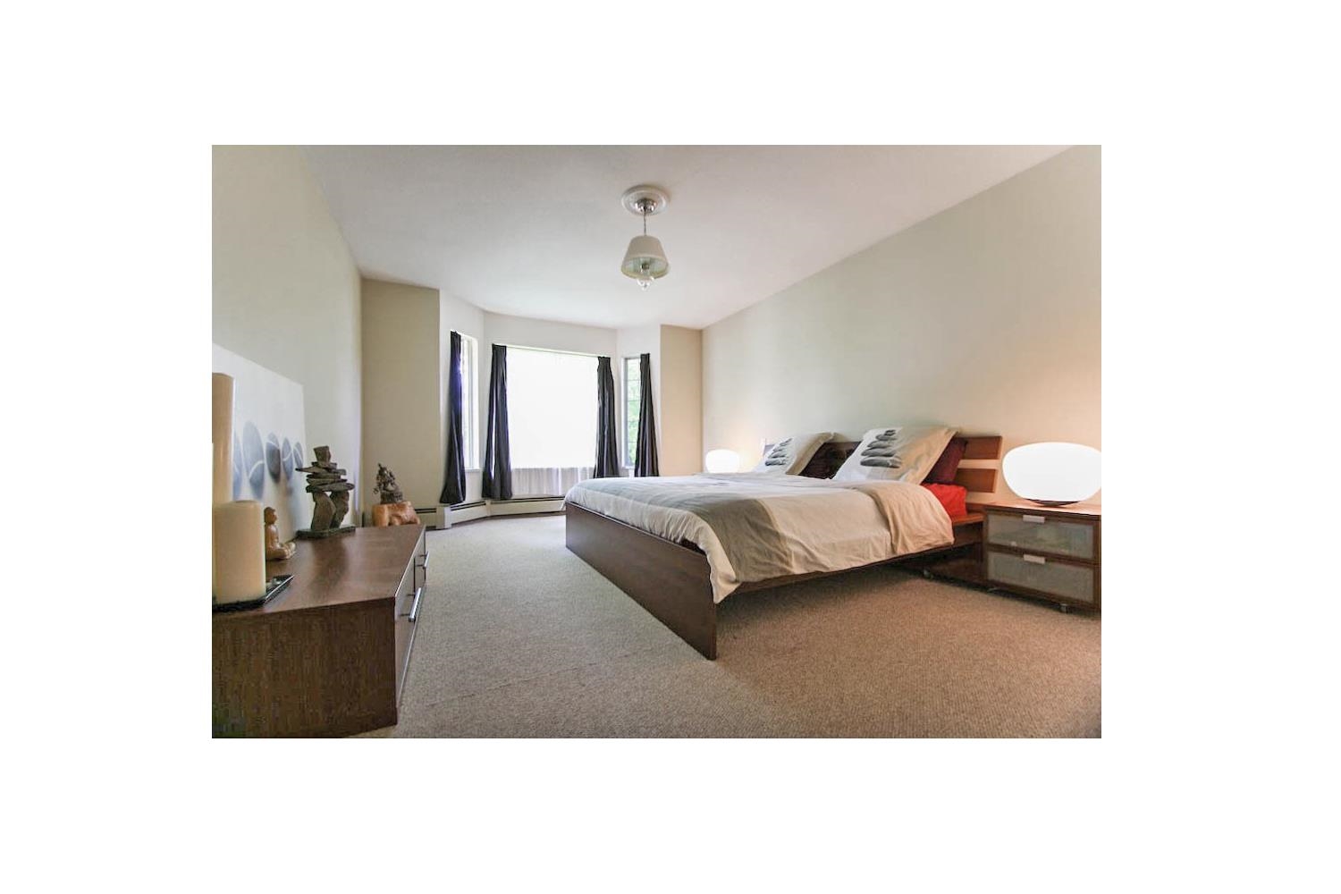 Listing image of 348 E 17 STREET