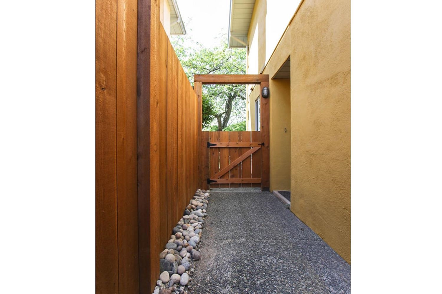 Listing image of 348 E 17 STREET