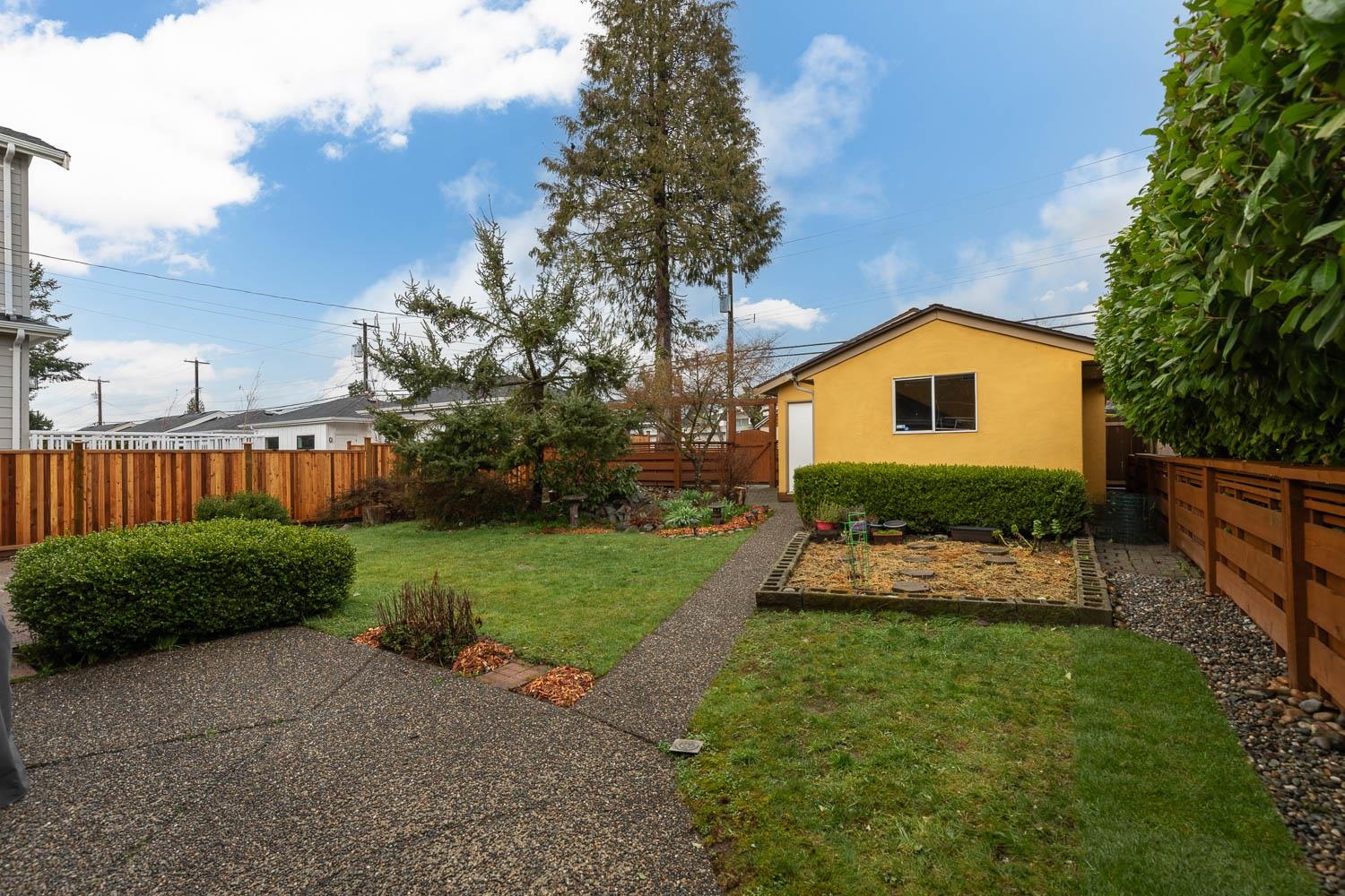 Listing image of 348 E 17 STREET