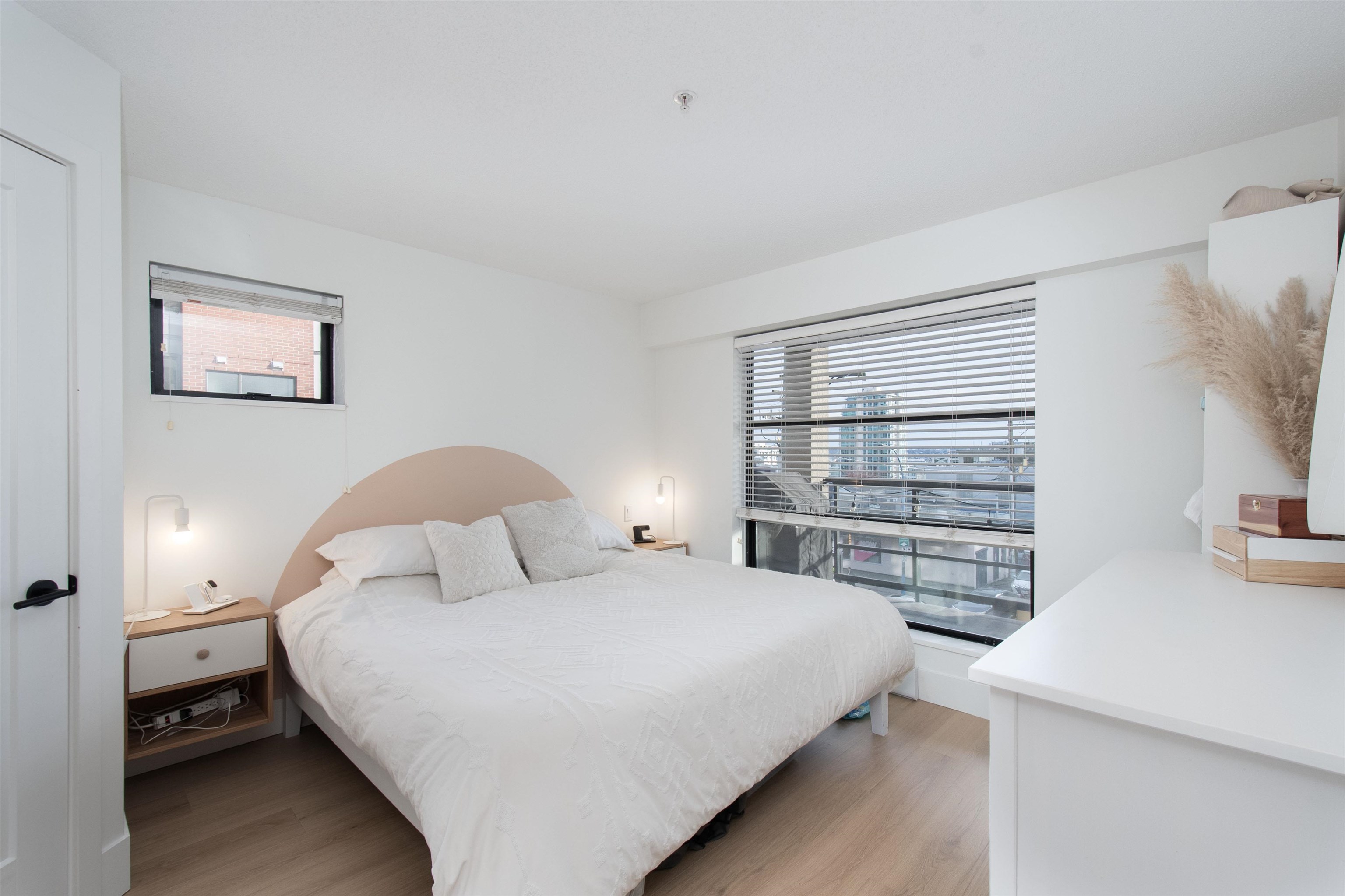 Listing image of 303 124 W 3RD STREET