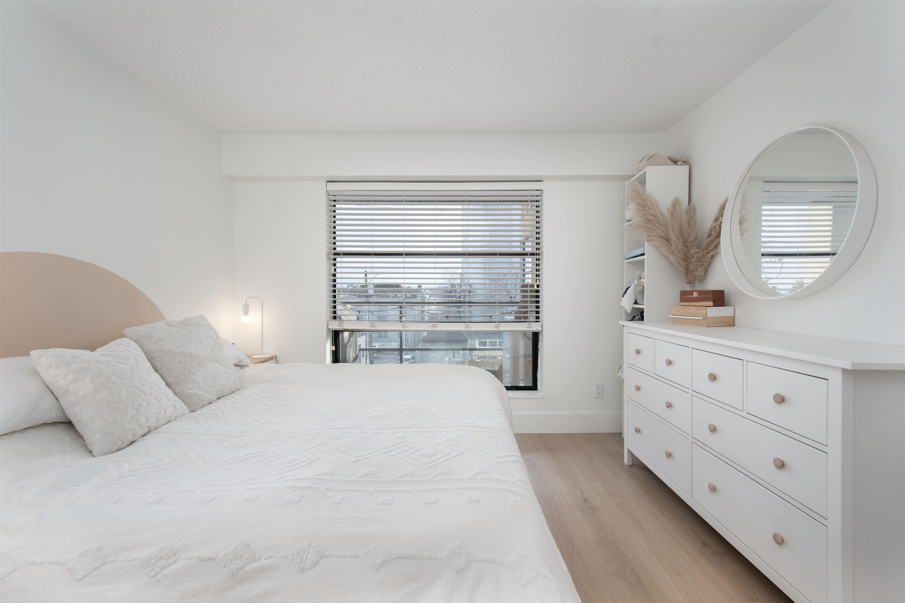 Listing image of 303 124 W 3RD STREET