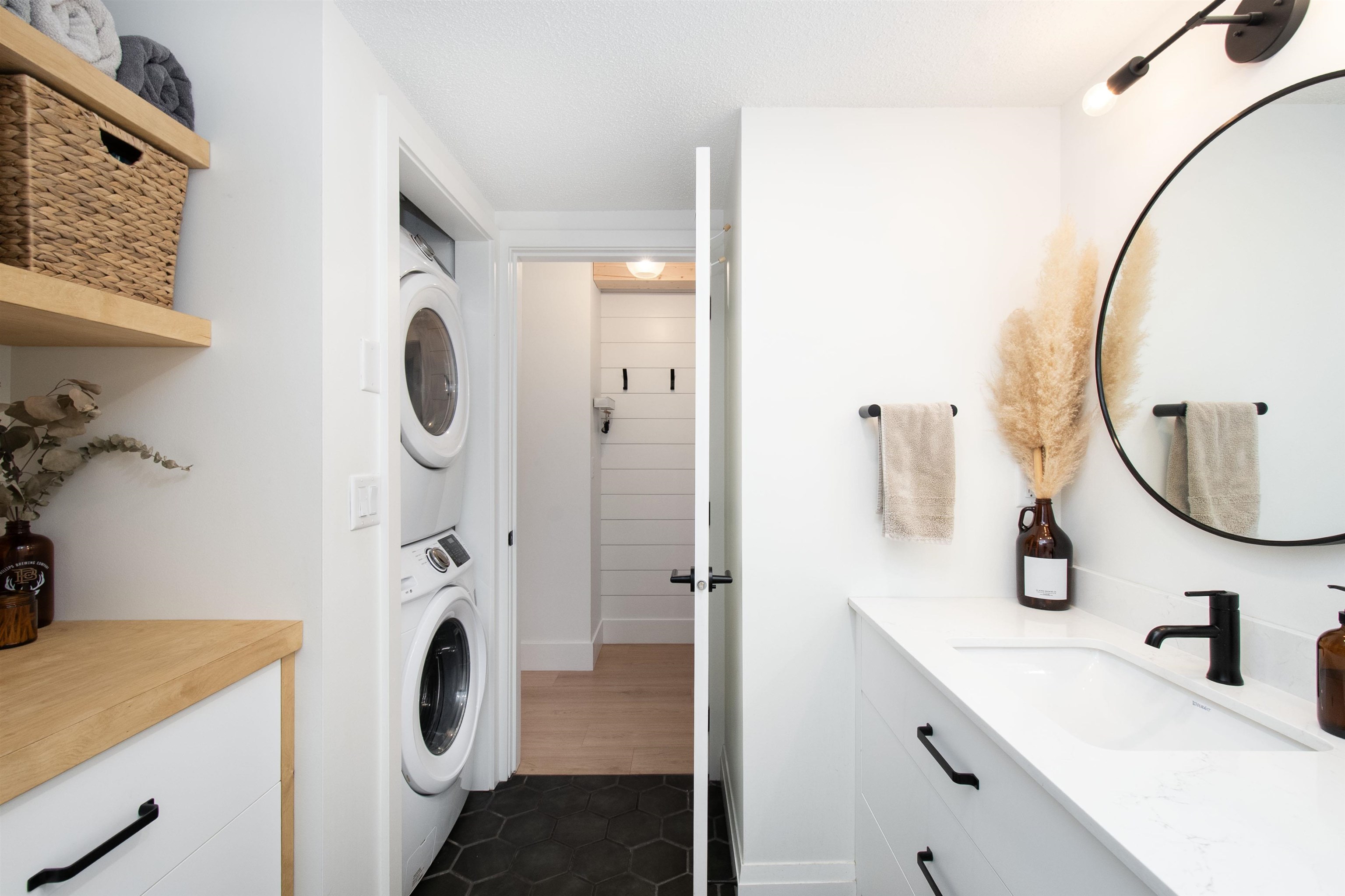 Listing image of 303 124 W 3RD STREET