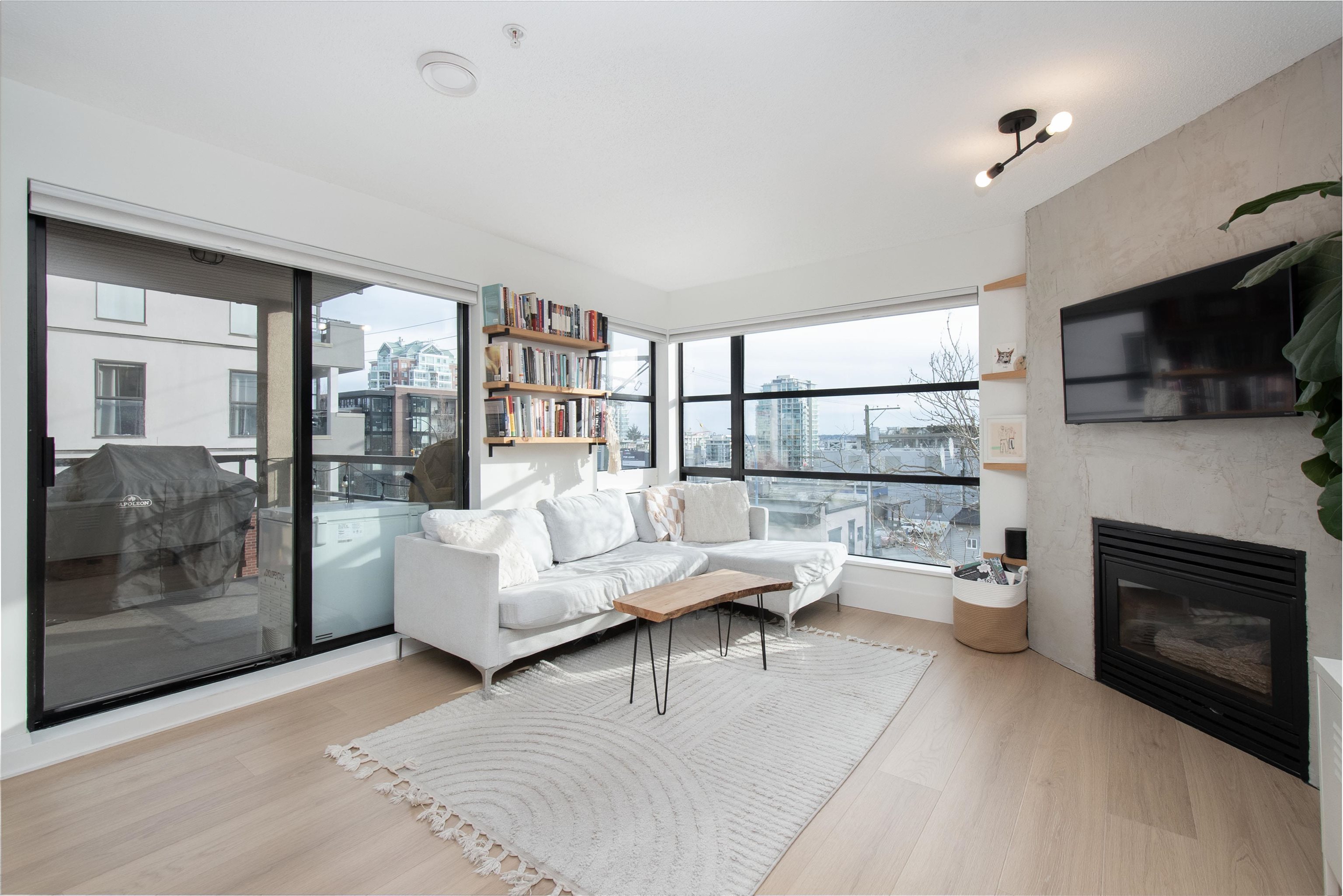 Listing image of 303 124 W 3RD STREET