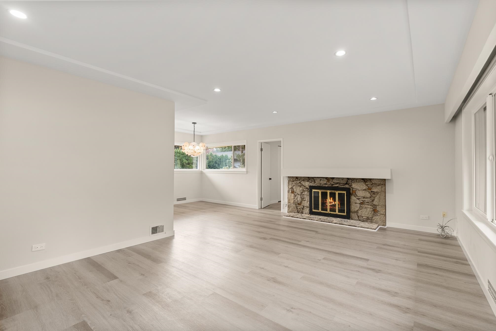 Listing image of 1285 LANGDALE DRIVE