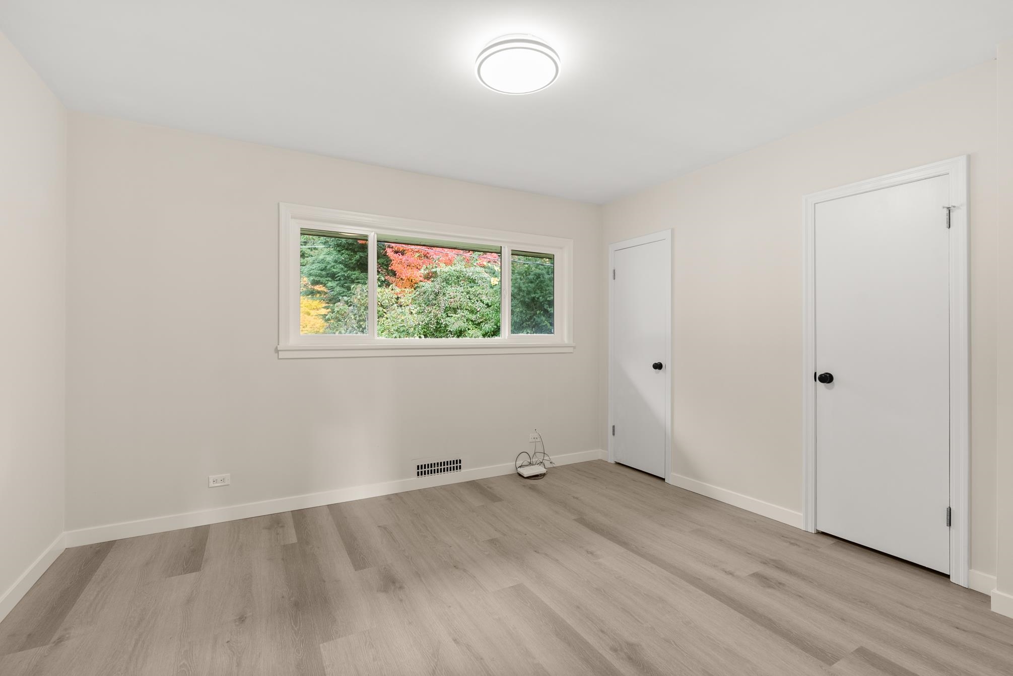 Listing image of 1285 LANGDALE DRIVE