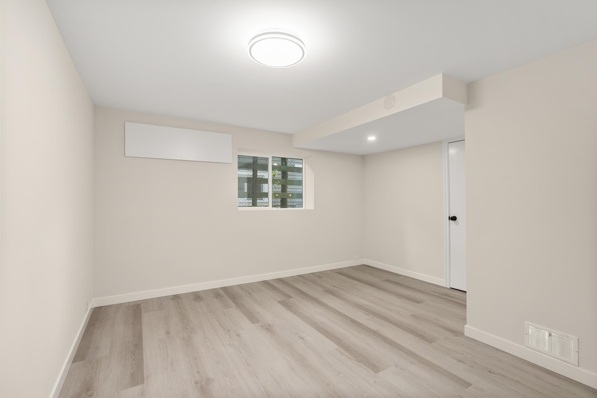 Listing image of 1285 LANGDALE DRIVE