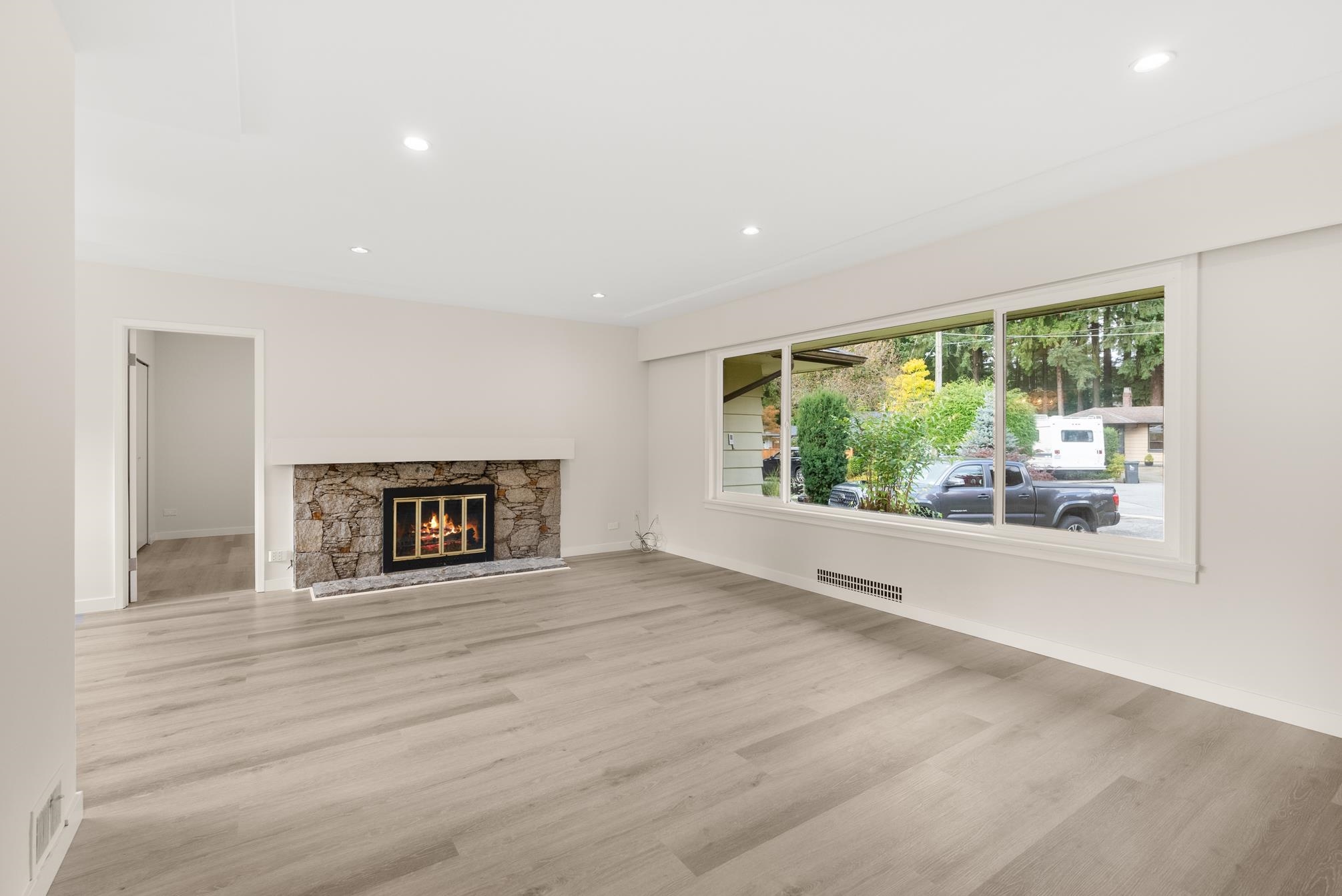 Listing image of 1285 LANGDALE DRIVE