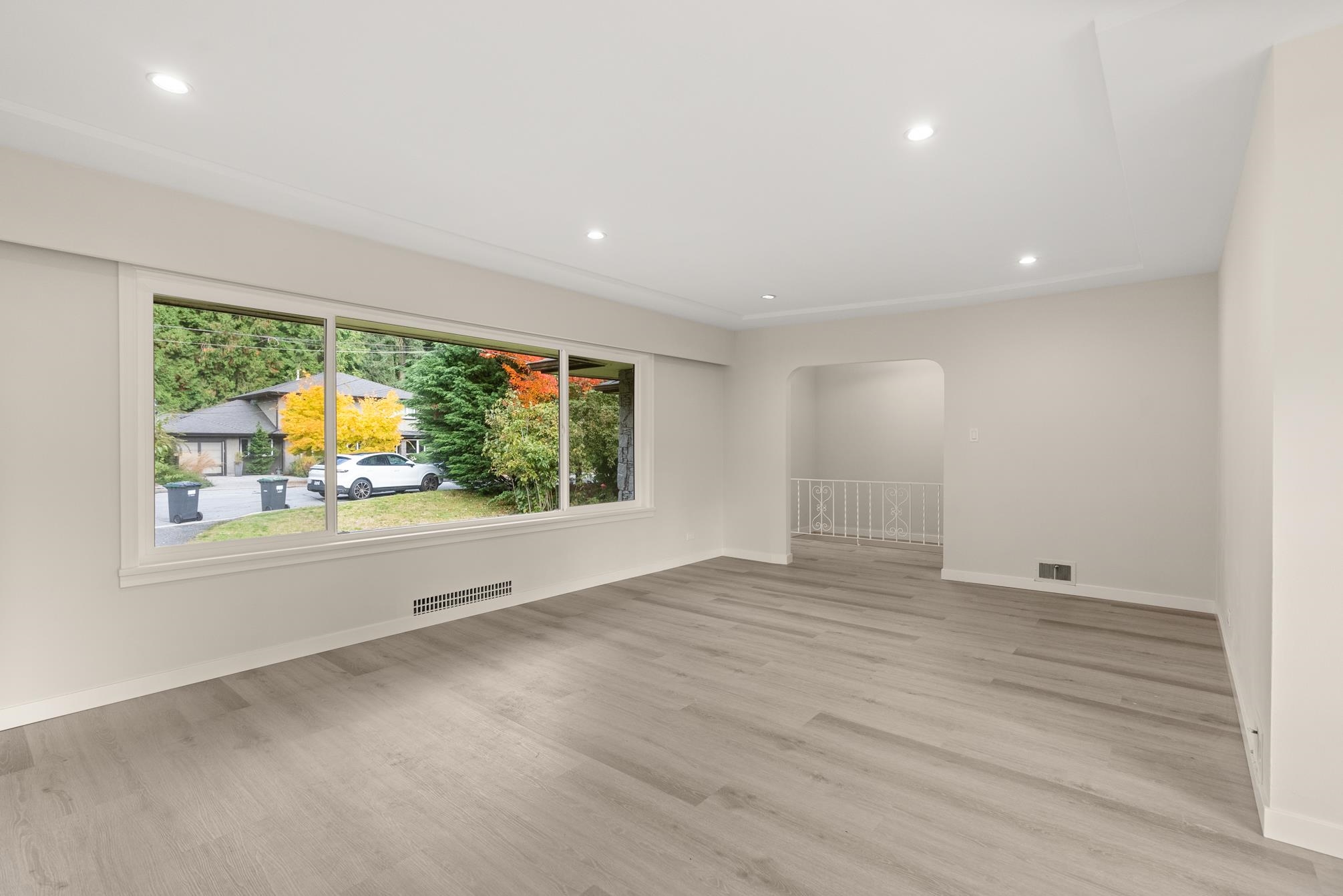 Listing image of 1285 LANGDALE DRIVE