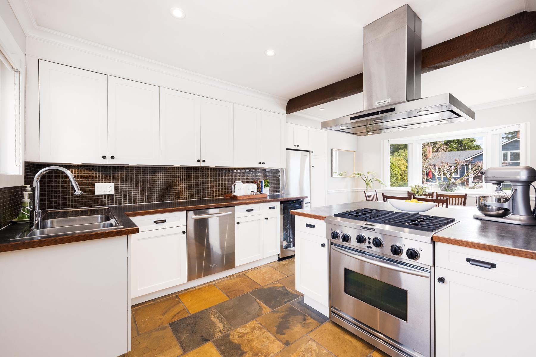 Listing image of 630 E 12TH STREET
