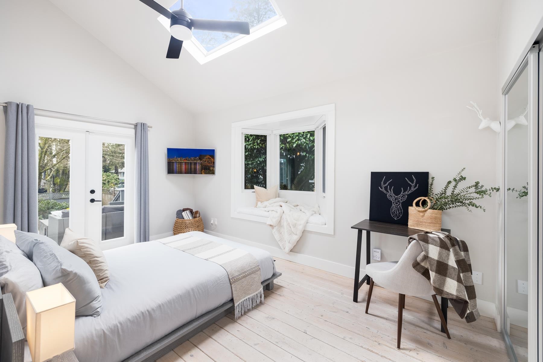 Listing image of 630 E 12TH STREET