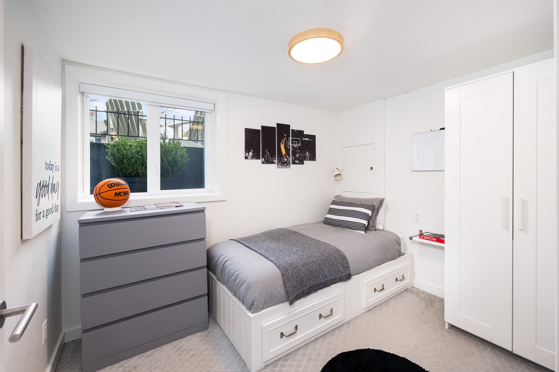 Listing image of 630 E 12TH STREET