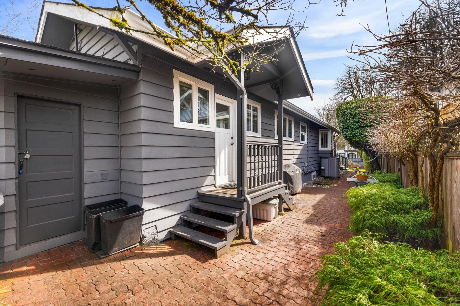 Listing image of 630 E 12TH STREET