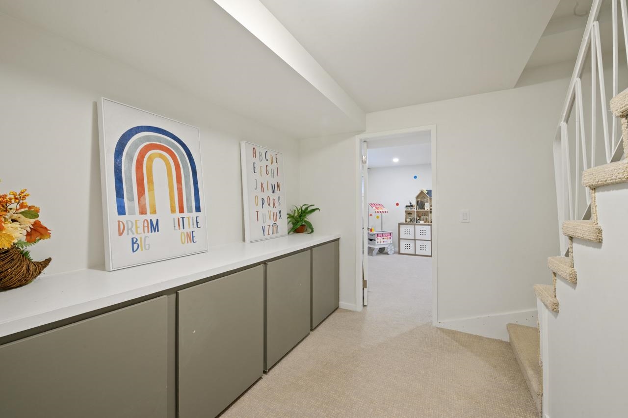 Listing image of 1071 MARIGOLD PLACE