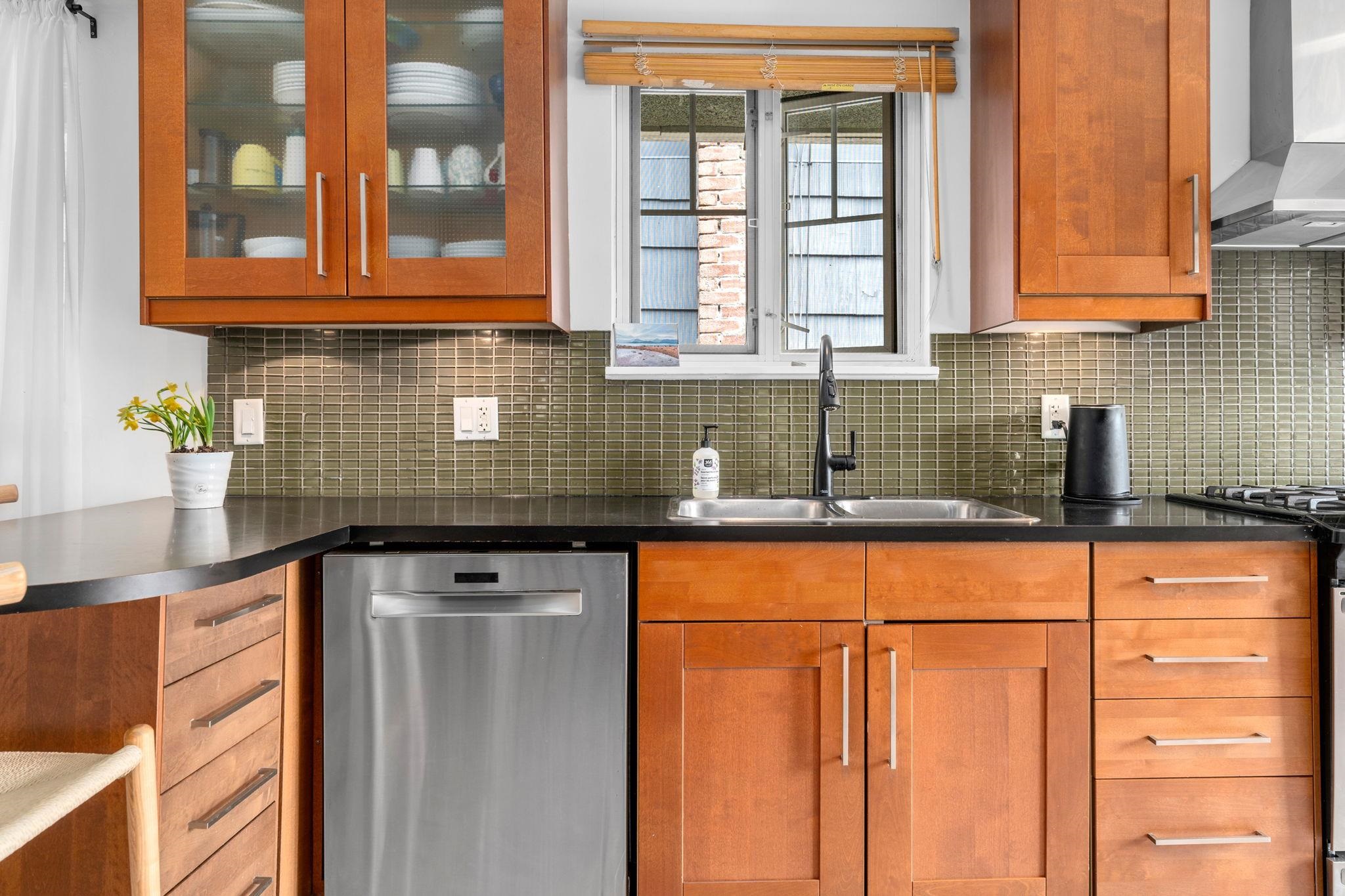 Listing image of 245 E 28TH STREET