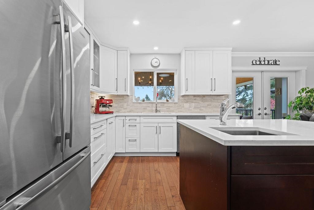 Listing image of 549 W 22ND STREET