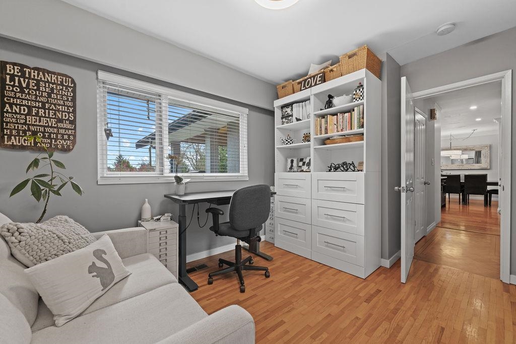 Listing image of 549 W 22ND STREET