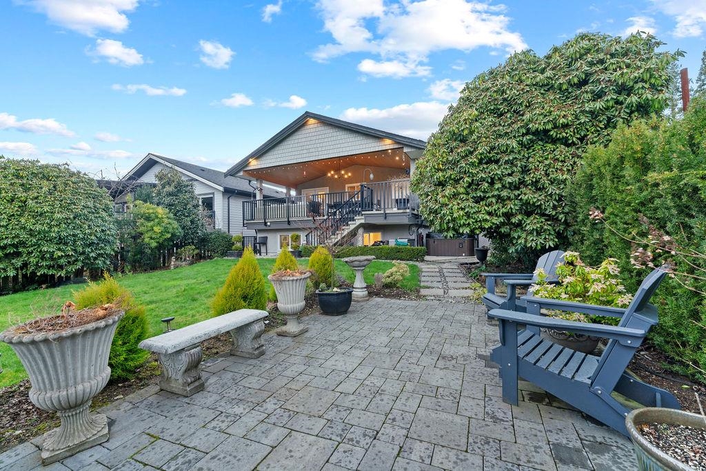 Listing image of 549 W 22ND STREET