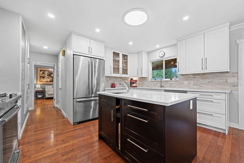 Listing image of 549 W 22ND STREET