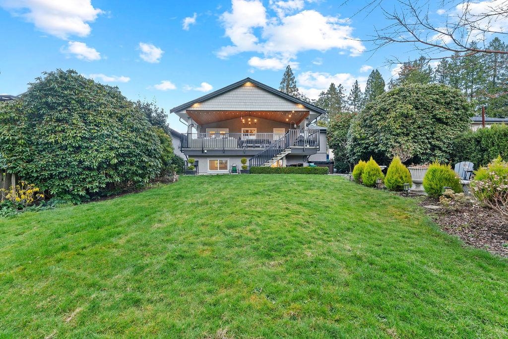Listing image of 549 W 22ND STREET