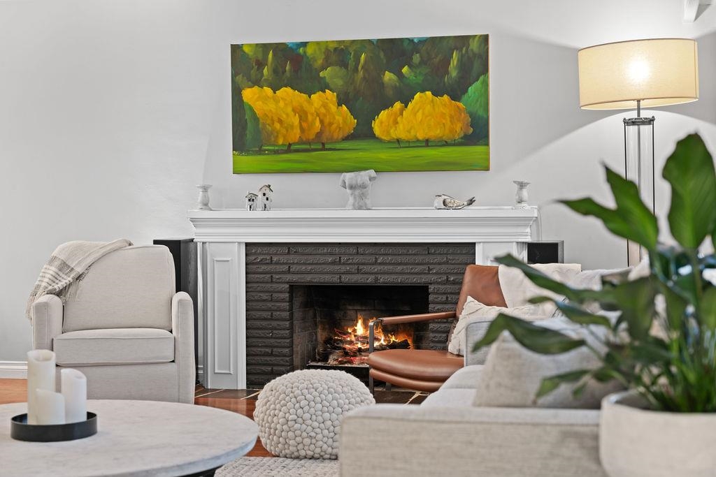 Listing image of 549 W 22ND STREET