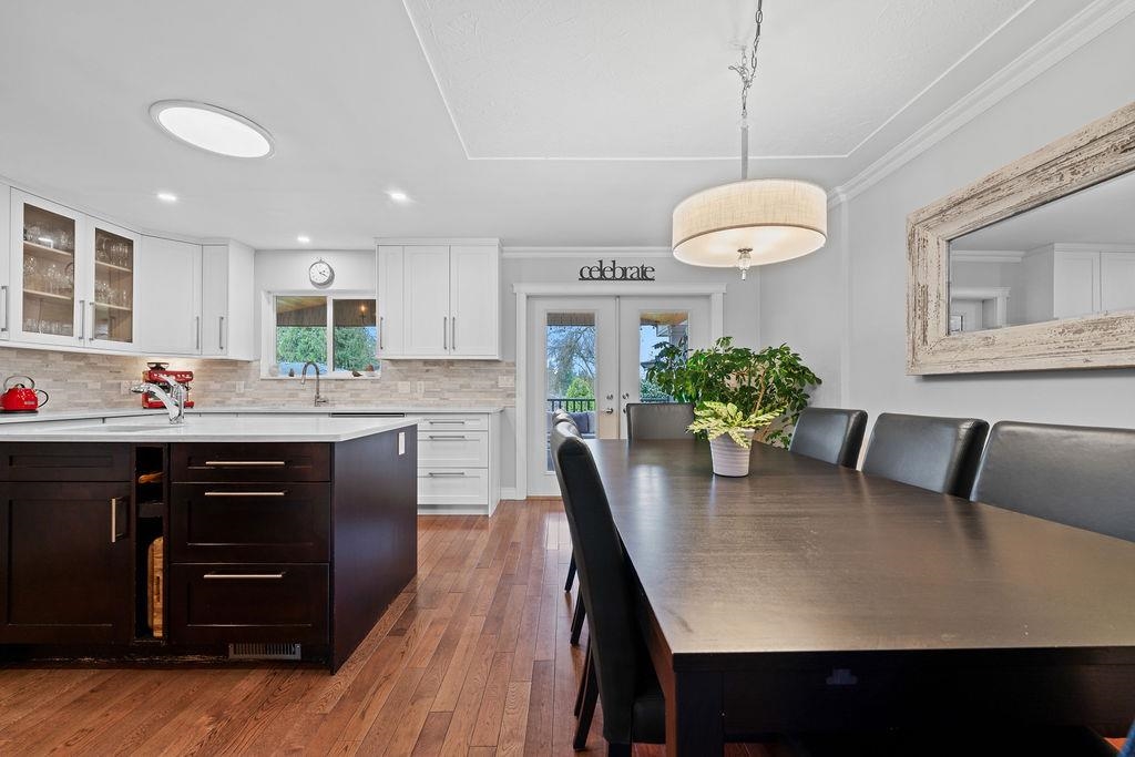 Listing image of 549 W 22ND STREET