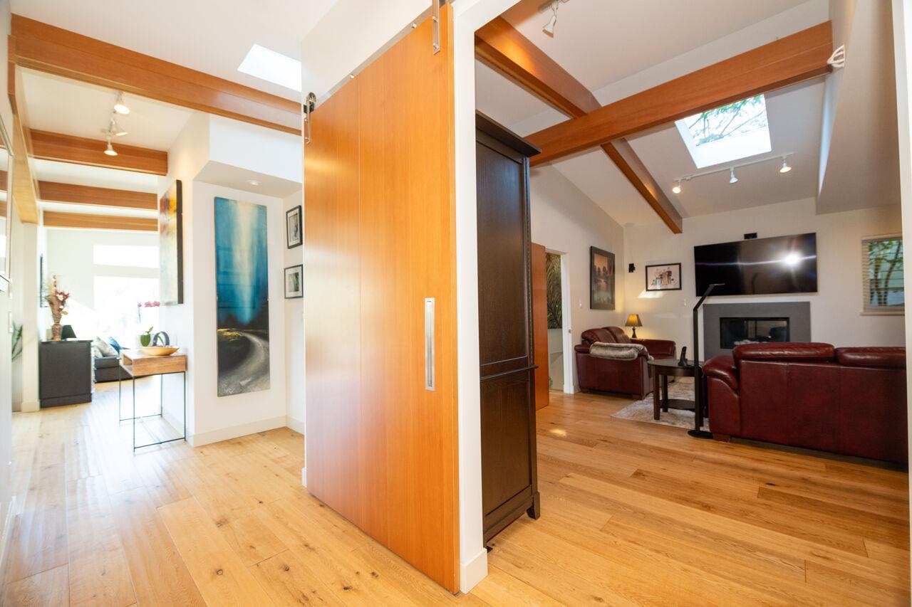 Listing image of 4682 EASTRIDGE ROAD