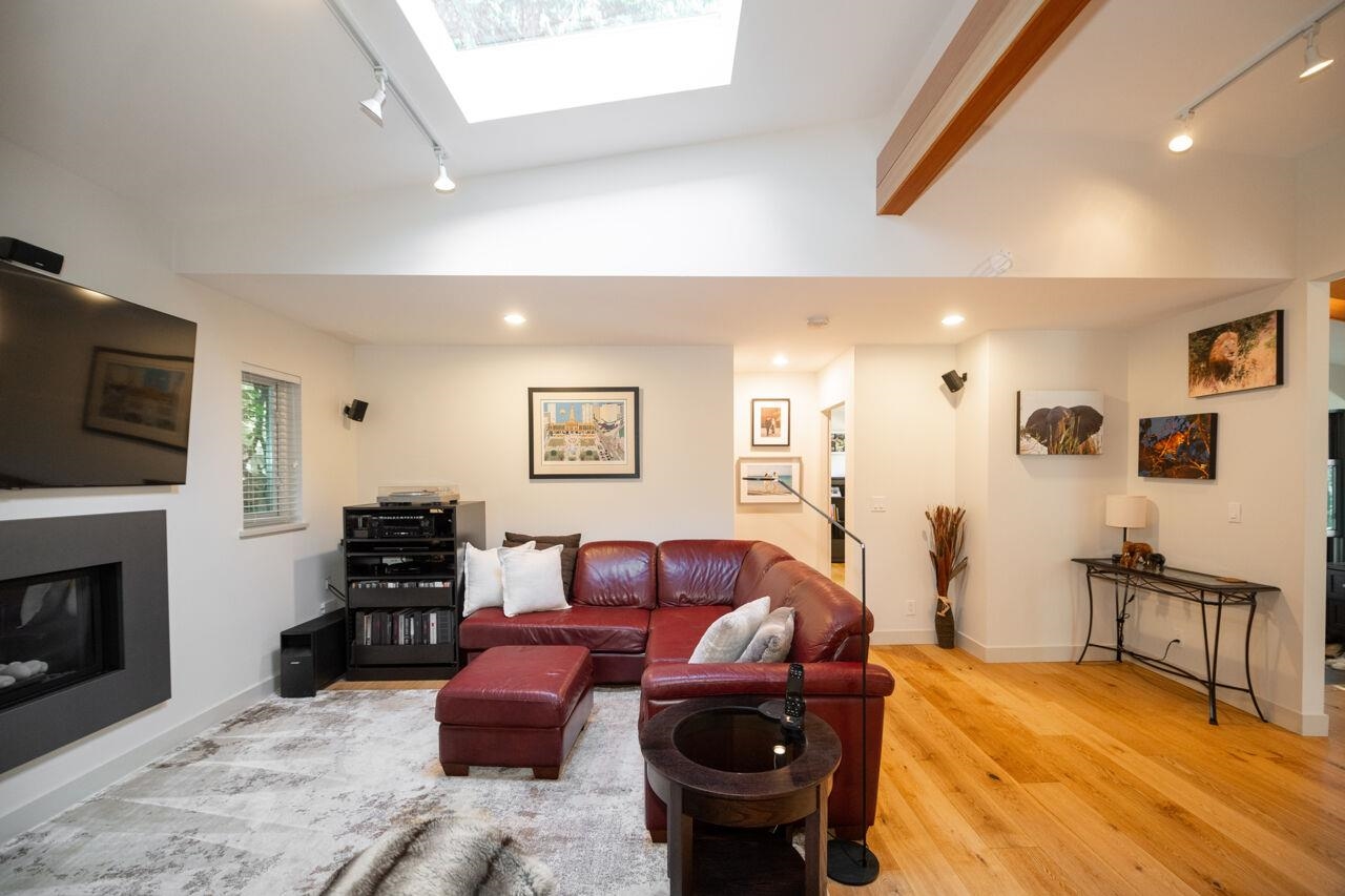 Listing image of 4682 EASTRIDGE ROAD