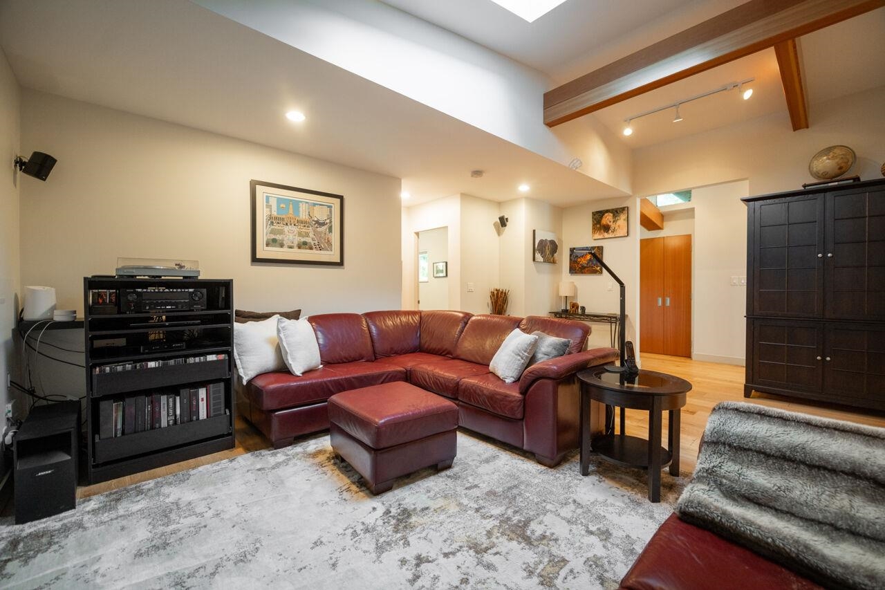 Listing image of 4682 EASTRIDGE ROAD