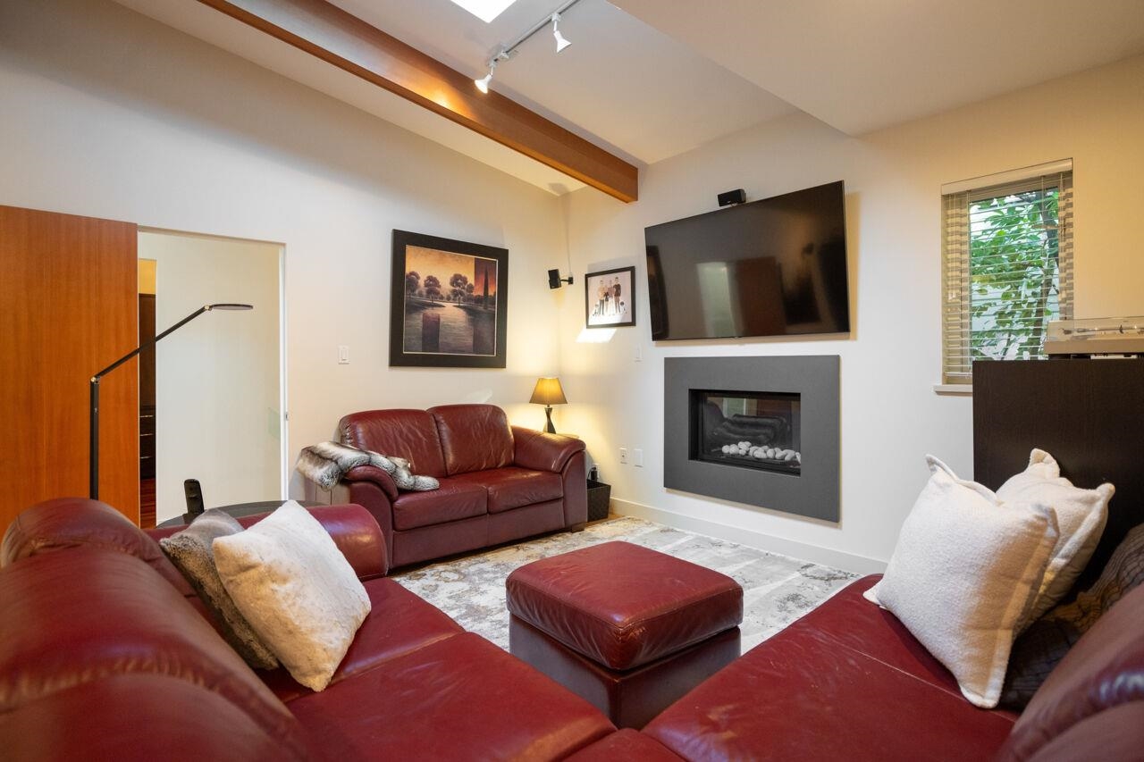 Listing image of 4682 EASTRIDGE ROAD