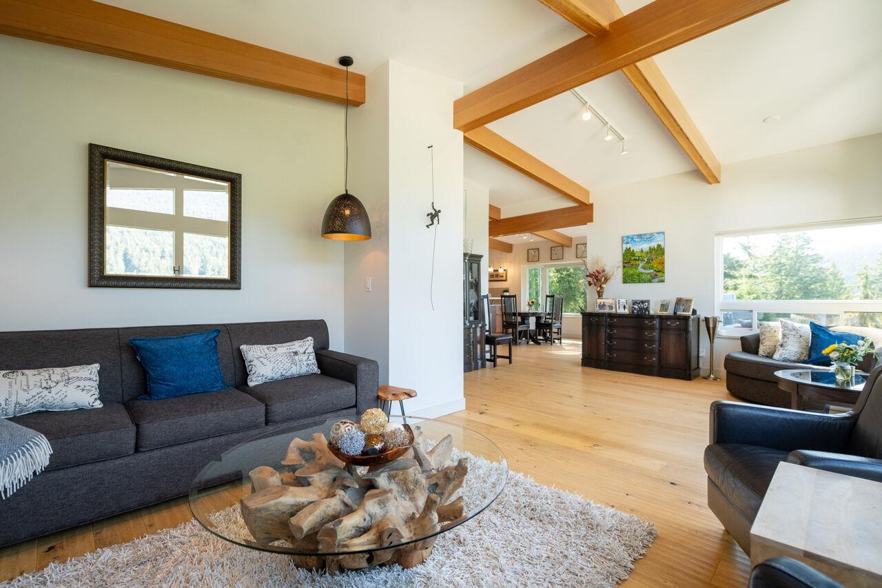 Listing image of 4682 EASTRIDGE ROAD
