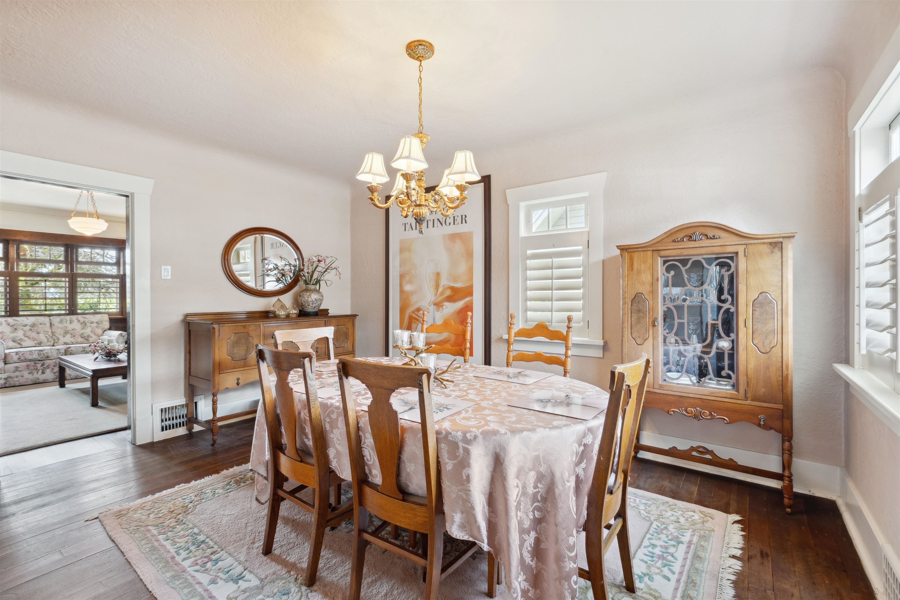 Listing image of 2360 KINGS AVENUE