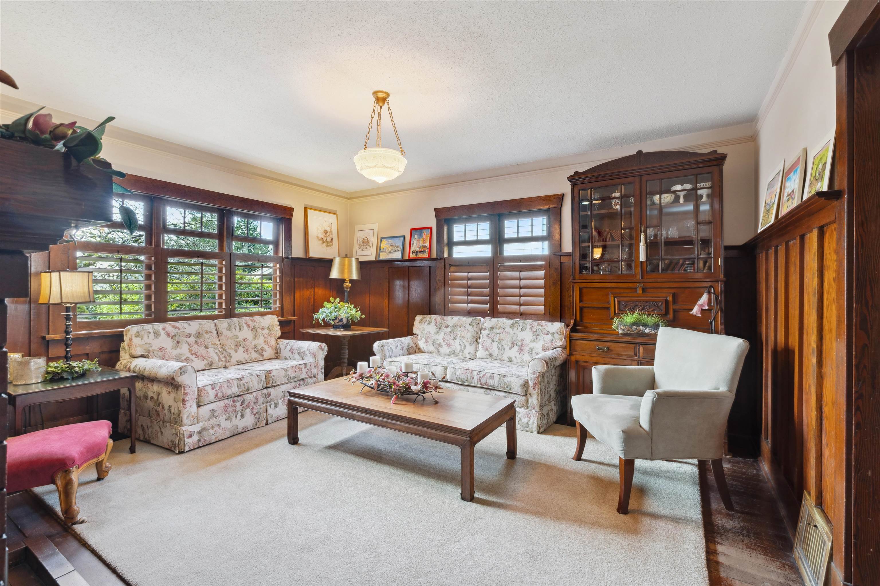 Listing image of 2360 KINGS AVENUE