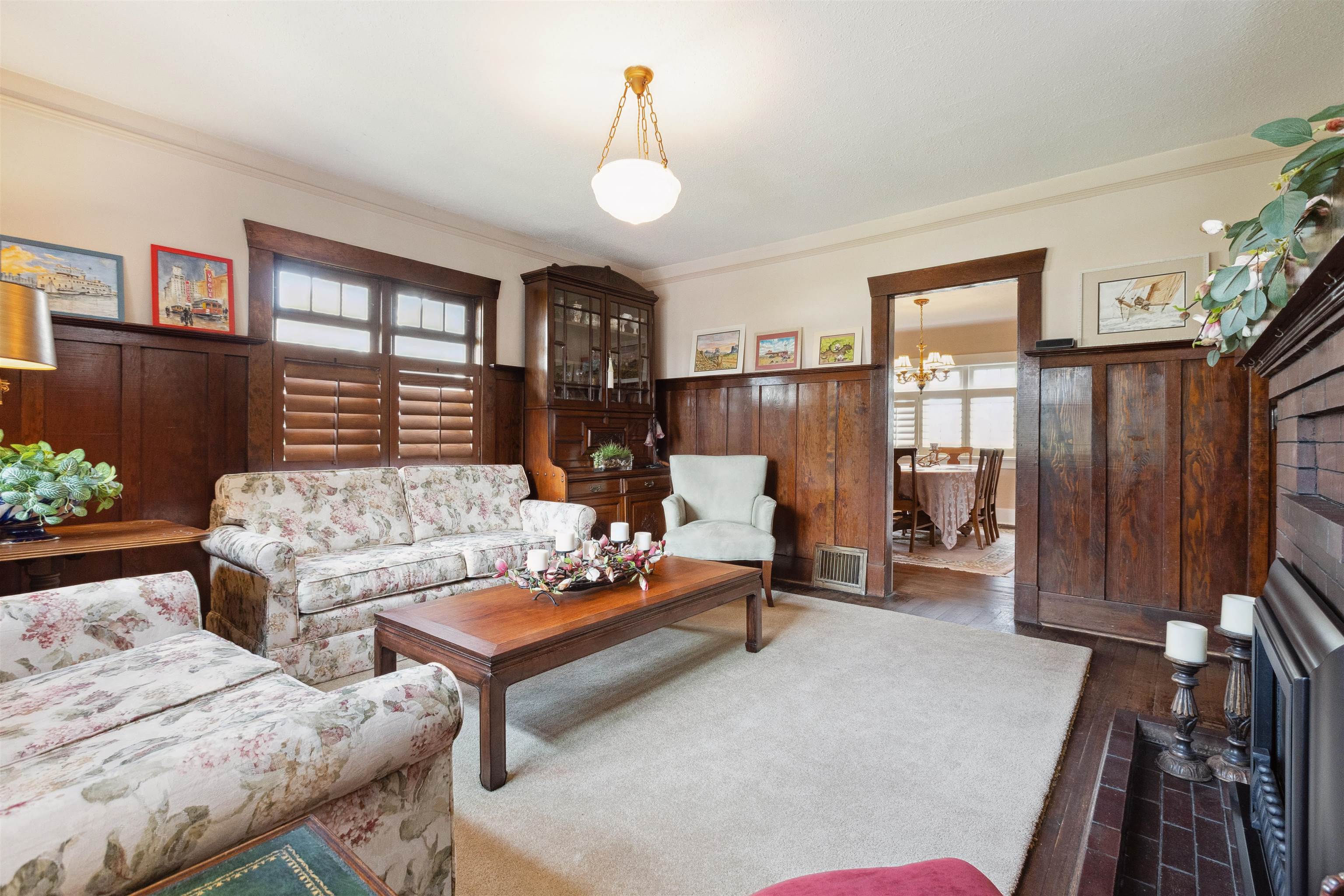 Listing image of 2360 KINGS AVENUE