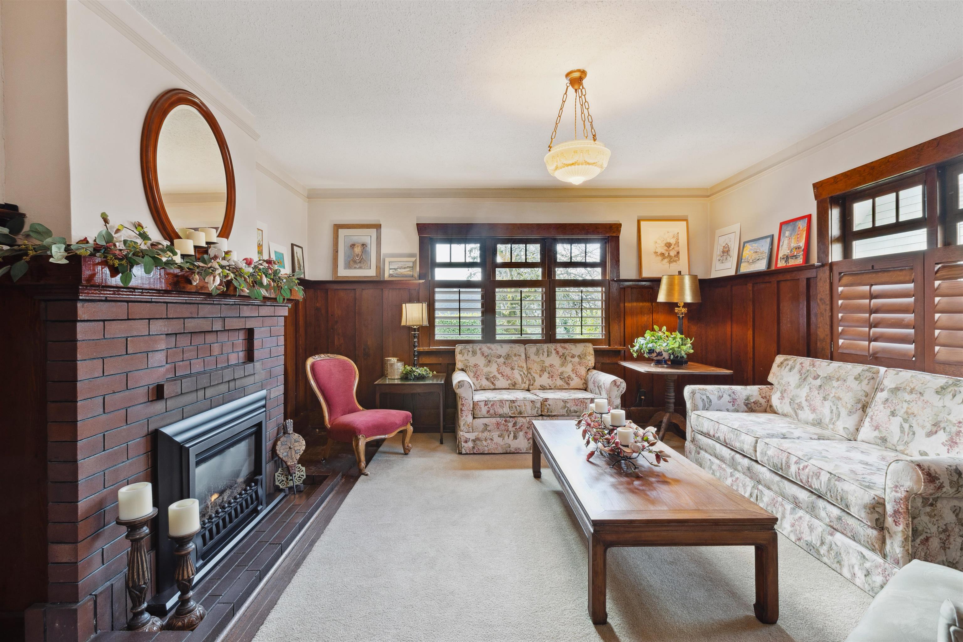 Listing image of 2360 KINGS AVENUE
