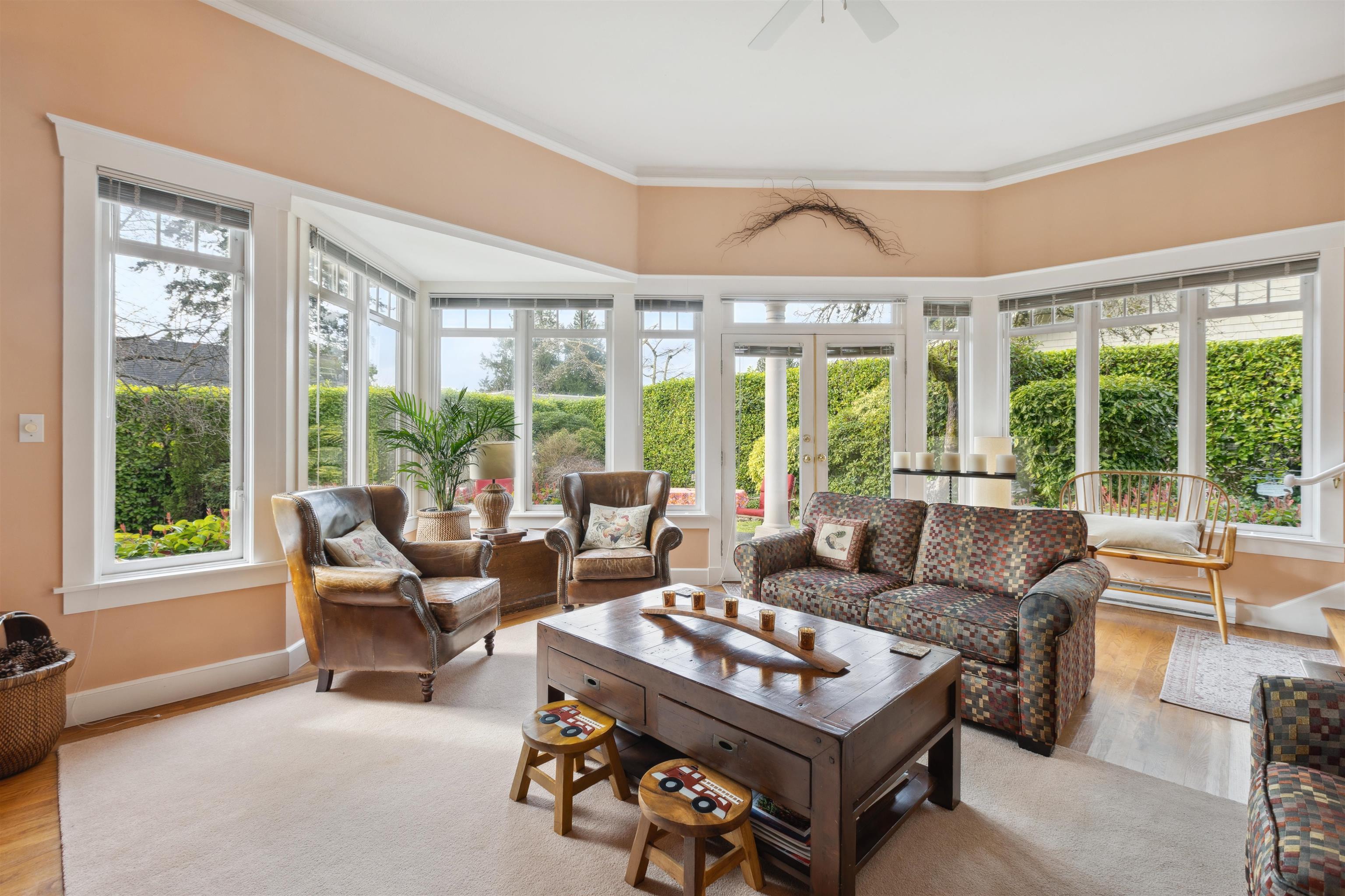 Listing image of 2360 KINGS AVENUE