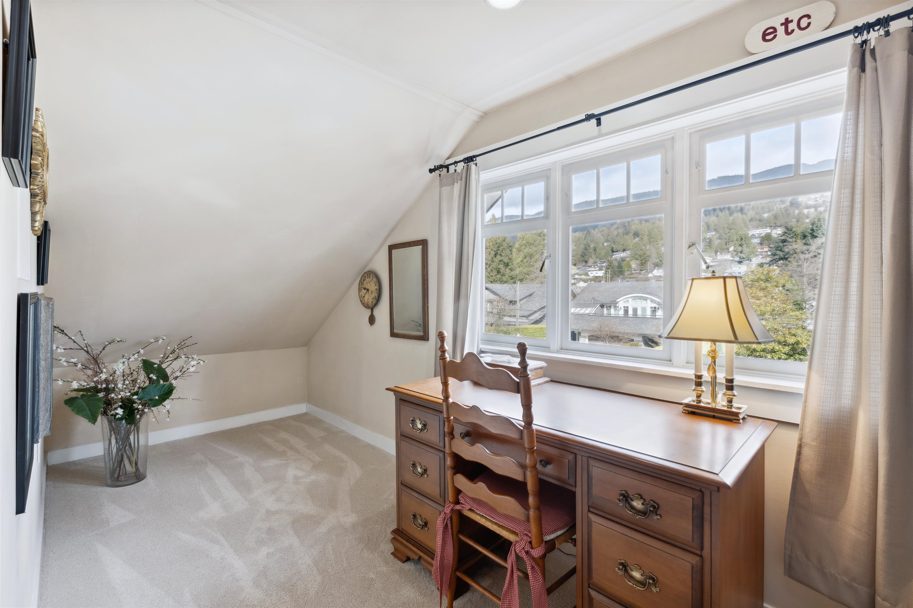 Listing image of 2360 KINGS AVENUE