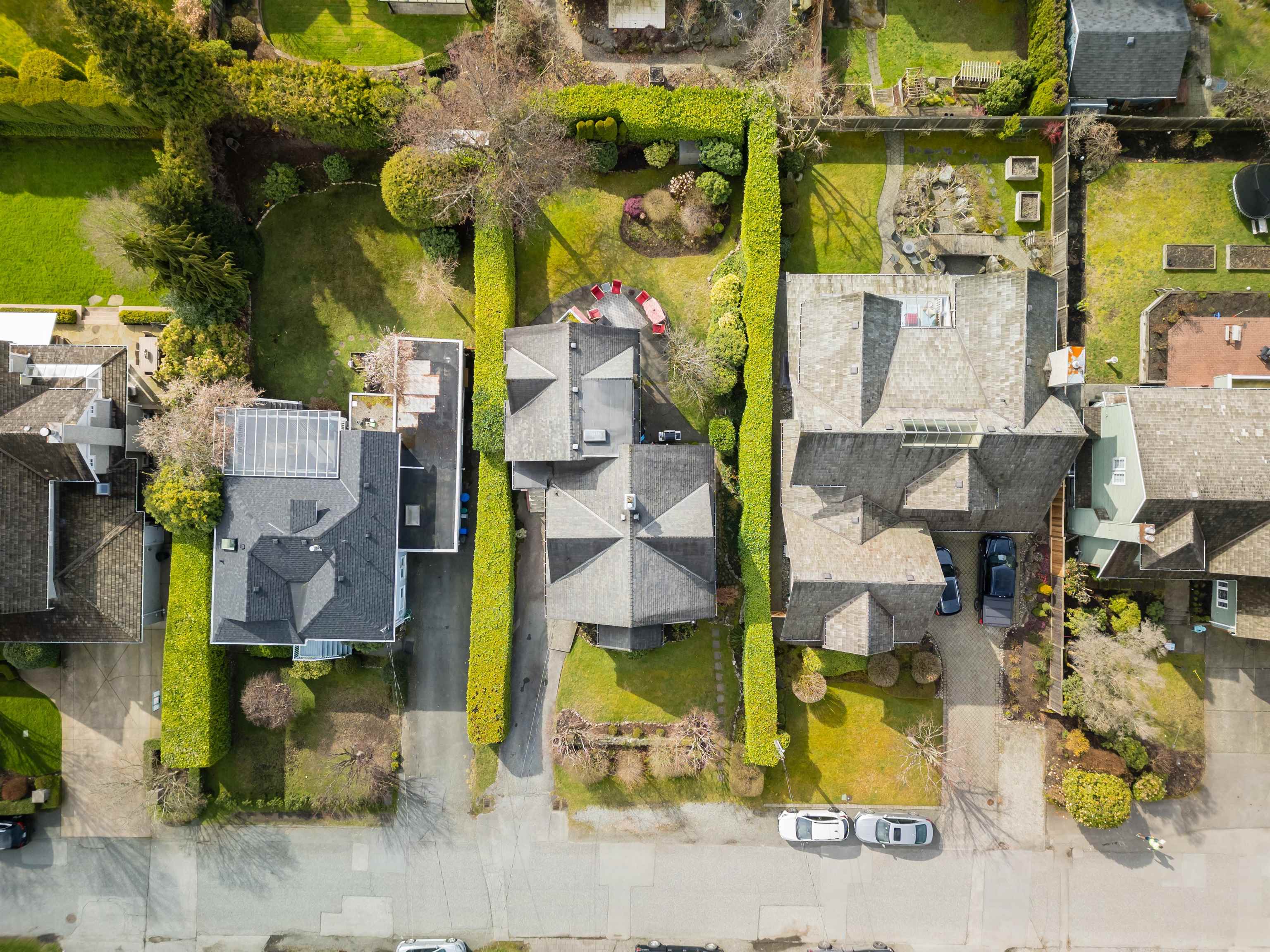 Listing image of 2360 KINGS AVENUE