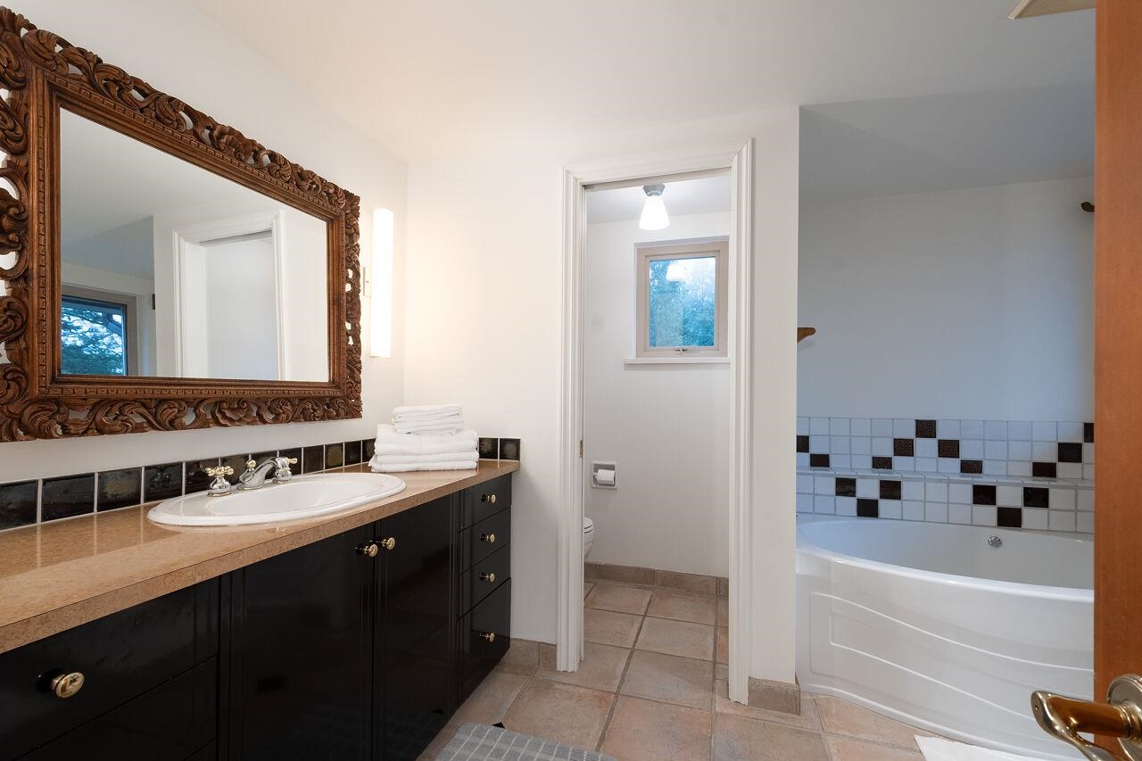 Listing image of 620 LAURA ROAD